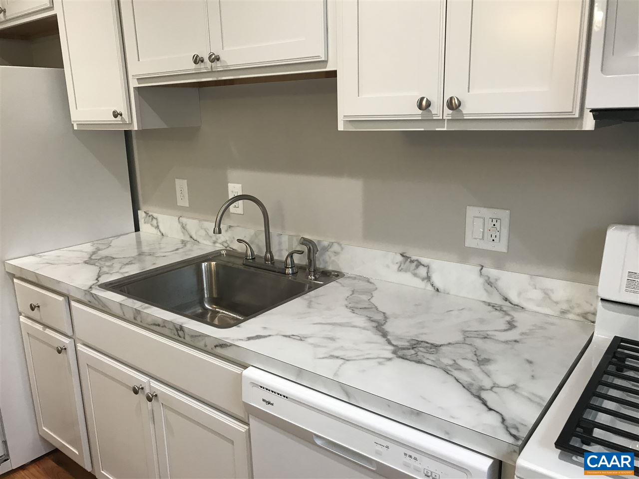 142 HESSIAN HILLS CIR Unit: 3