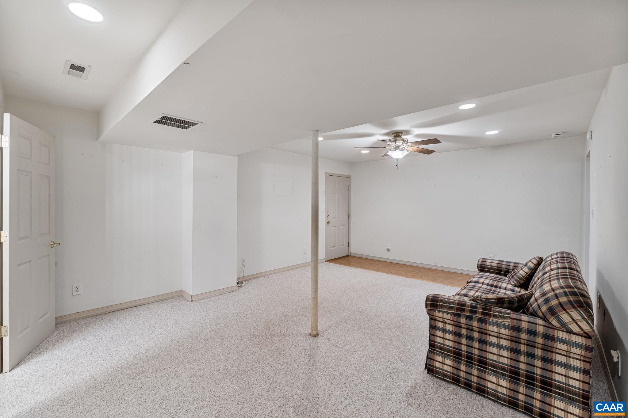 248 JEFFERSON DR