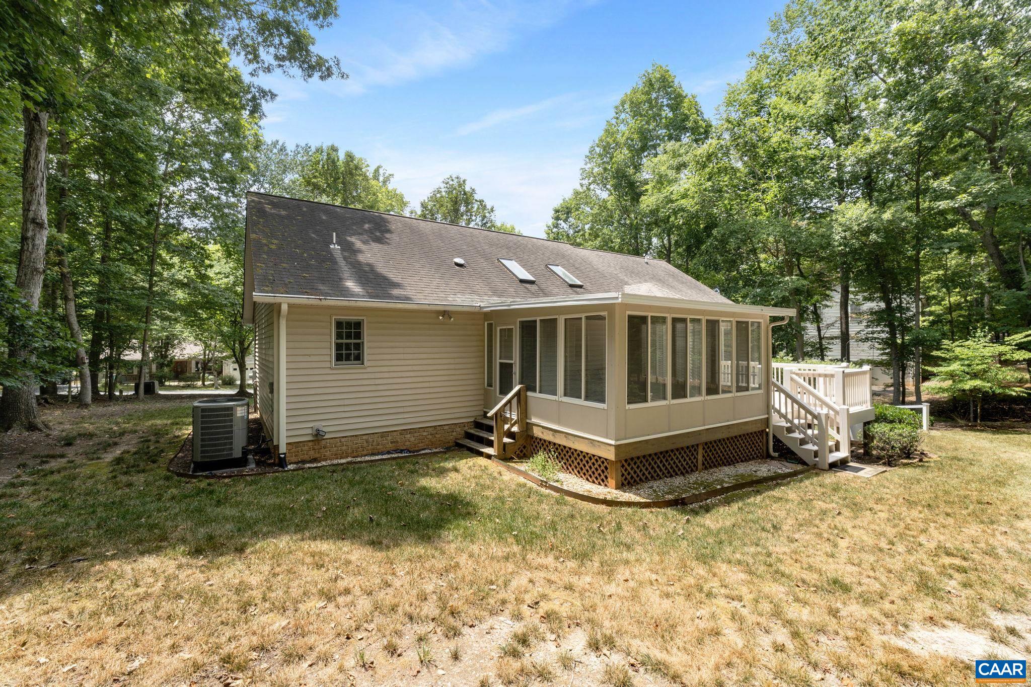 248 JEFFERSON DR