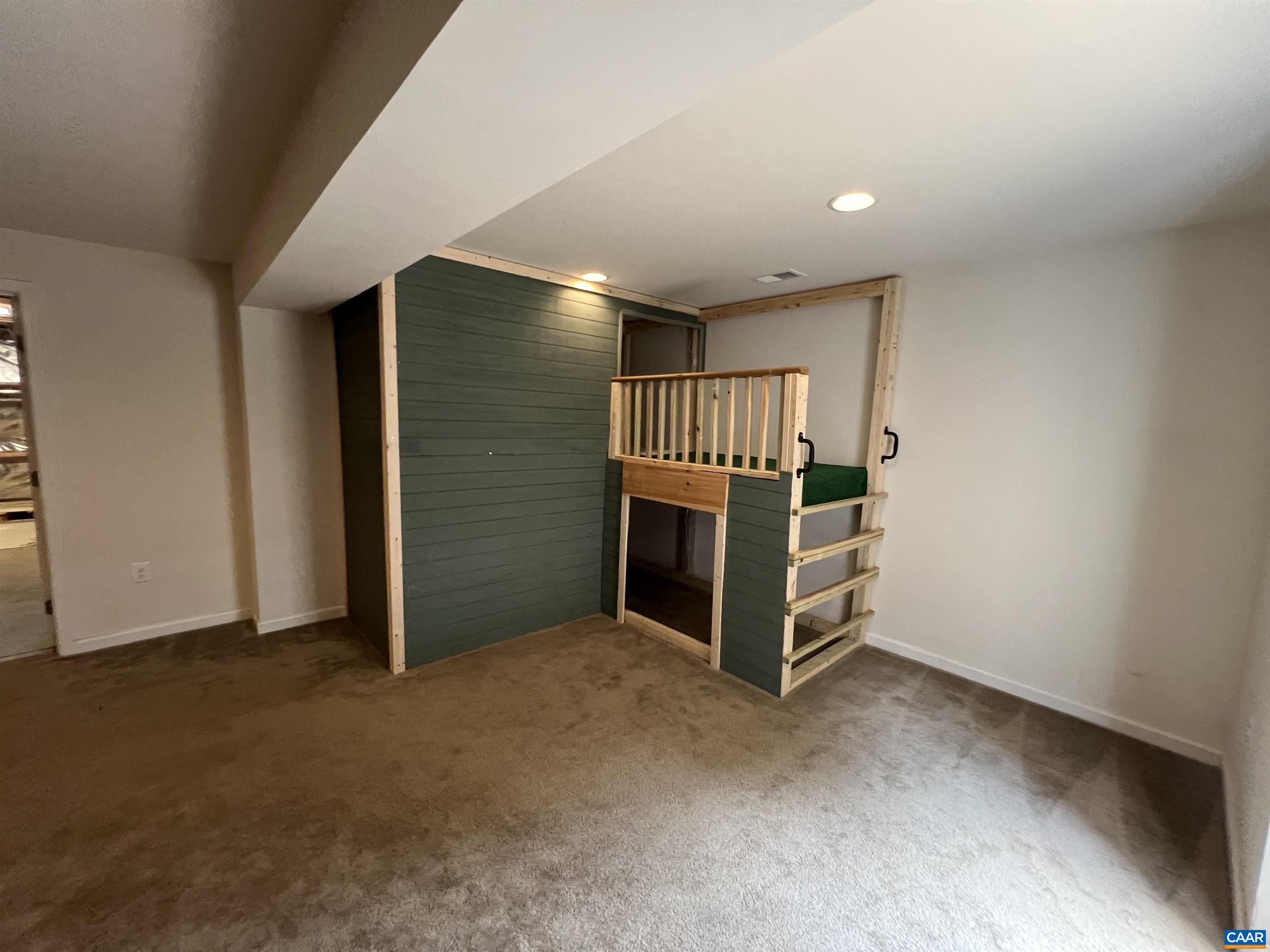 365 RIDGEMONT RD