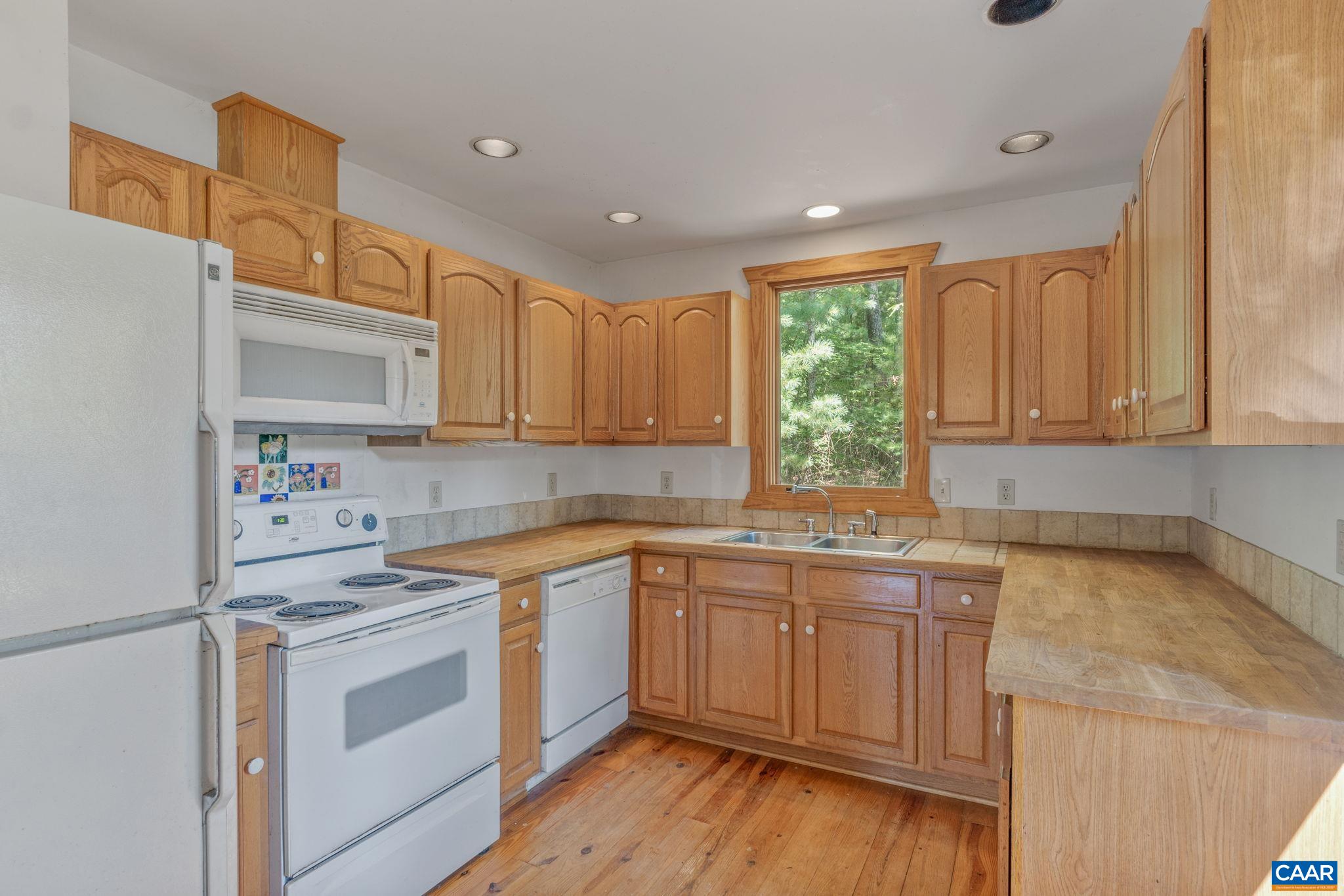 6975 ROCKFISH RIVER RD