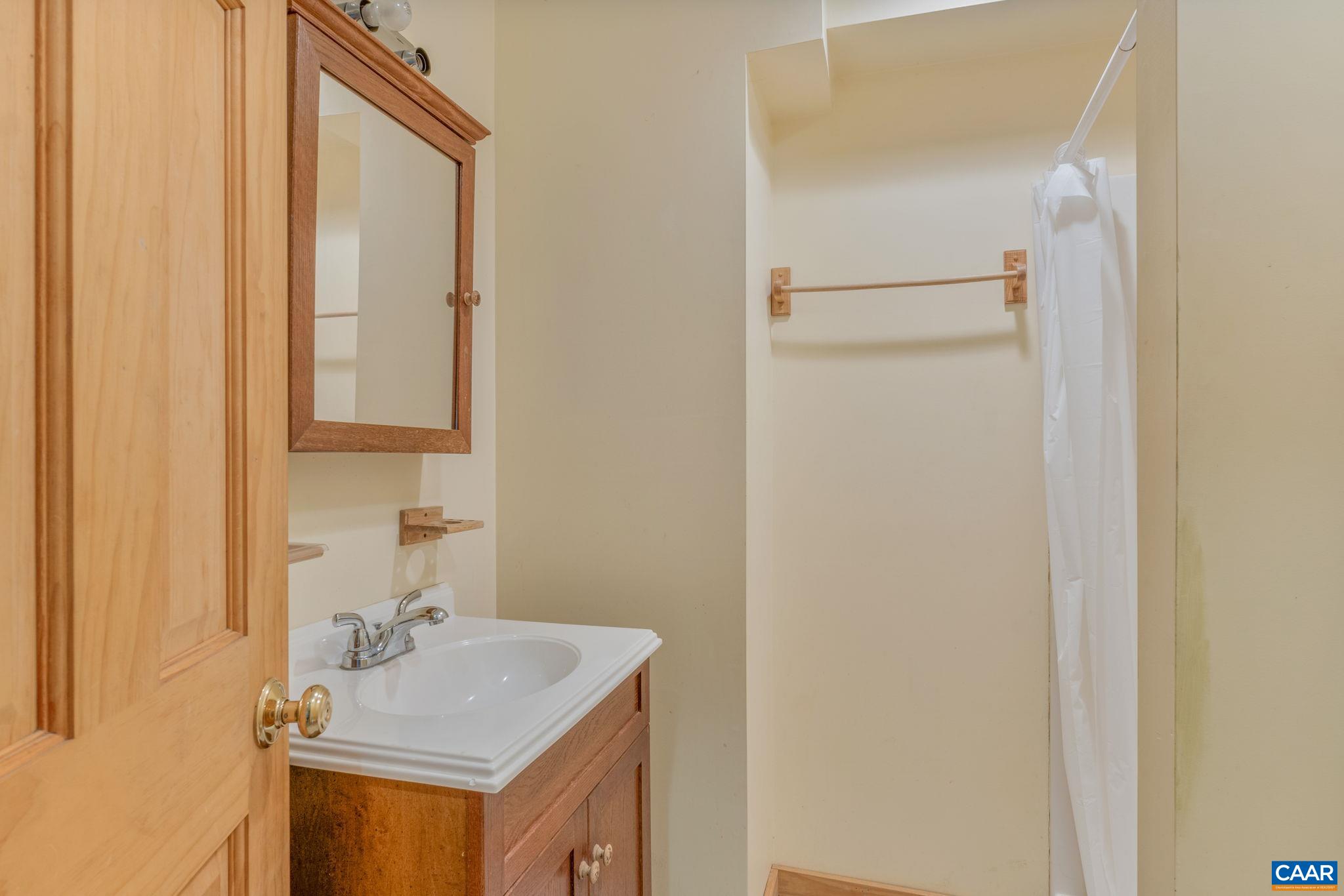 6975 ROCKFISH RIVER RD