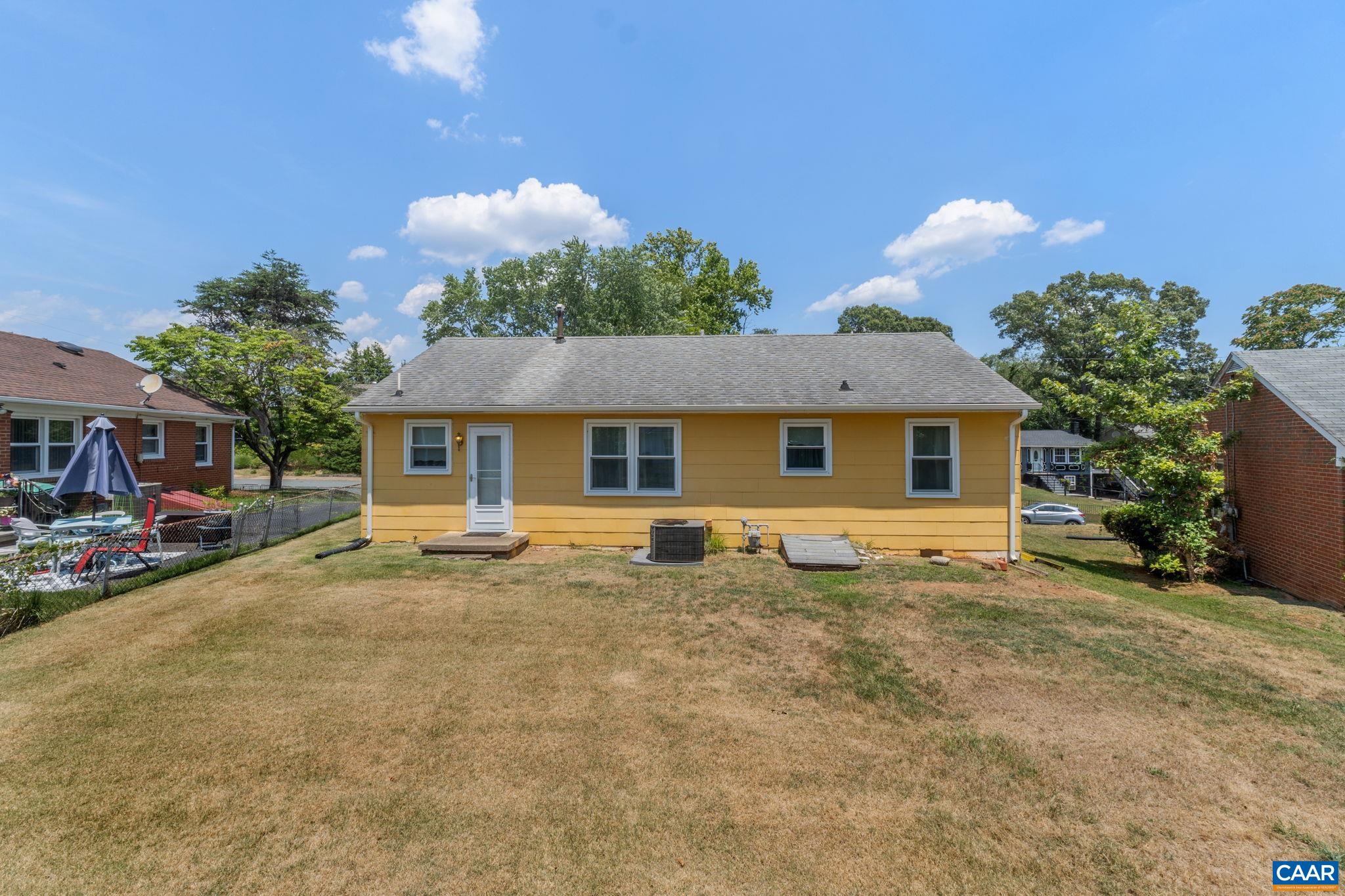 230 BROOKWOOD DR