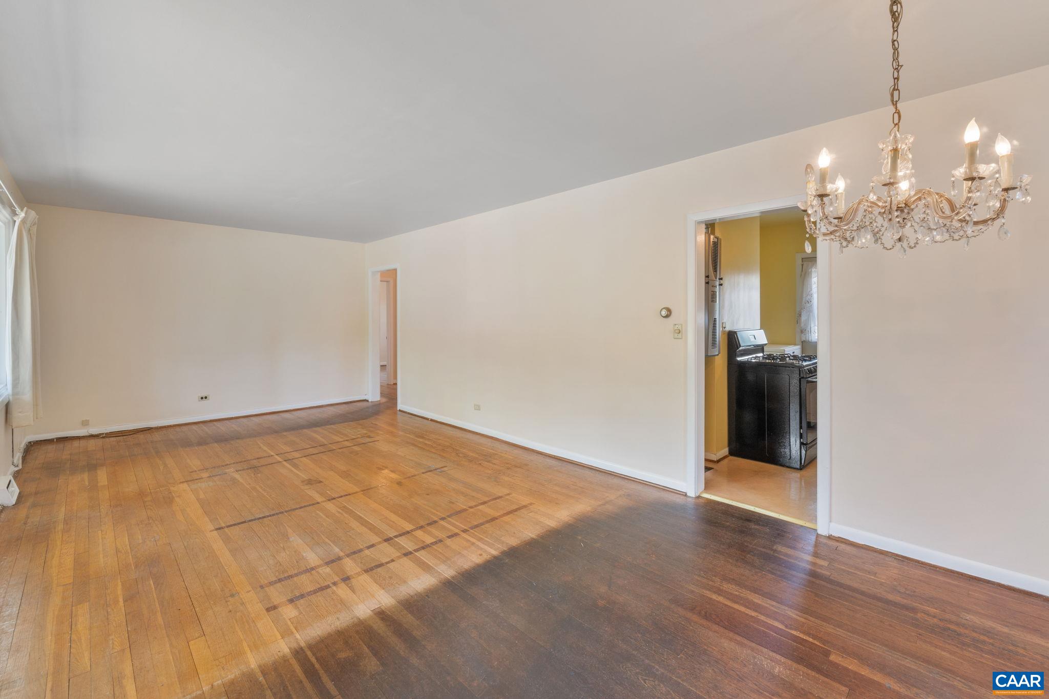 230 BROOKWOOD DR