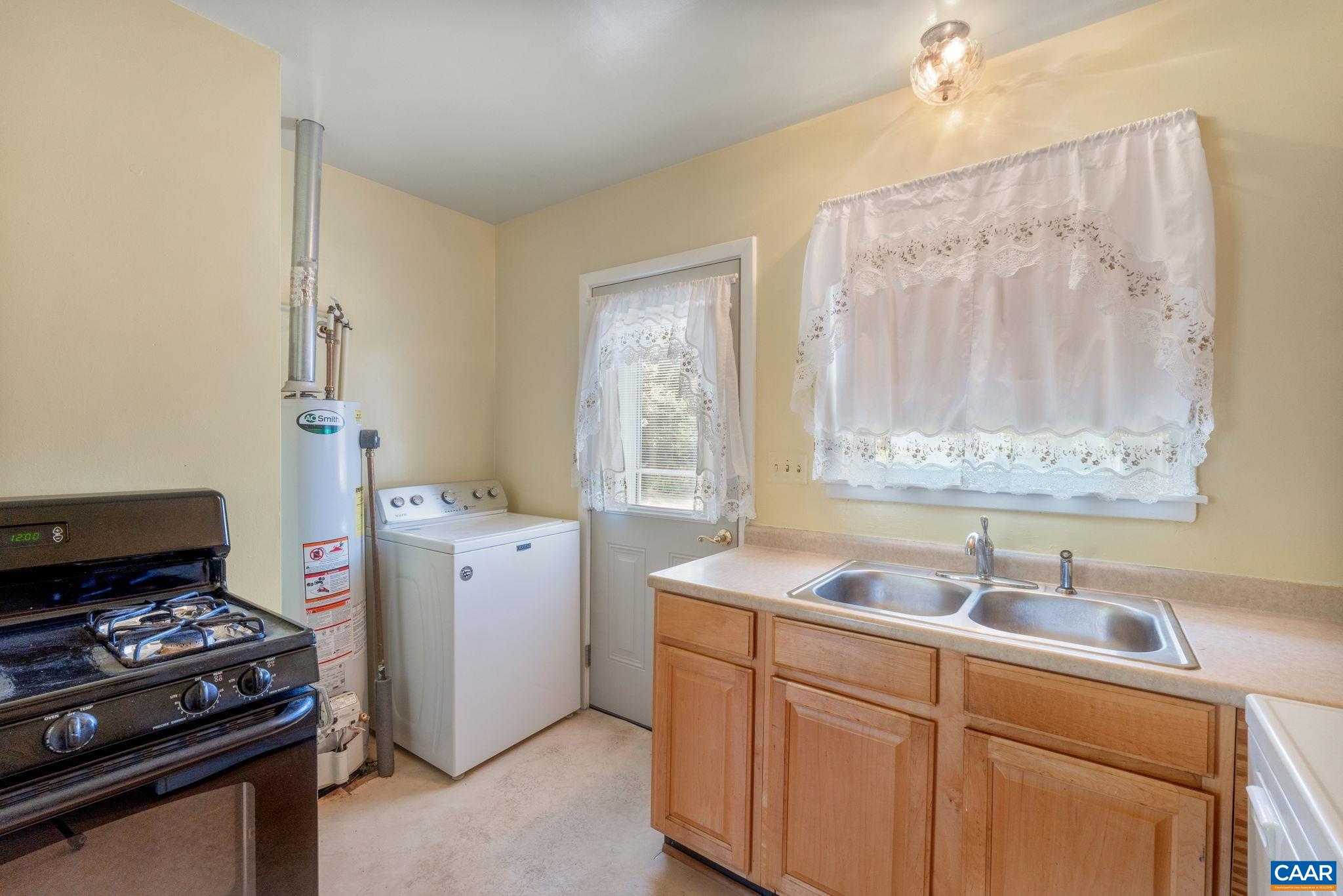 230 BROOKWOOD DR