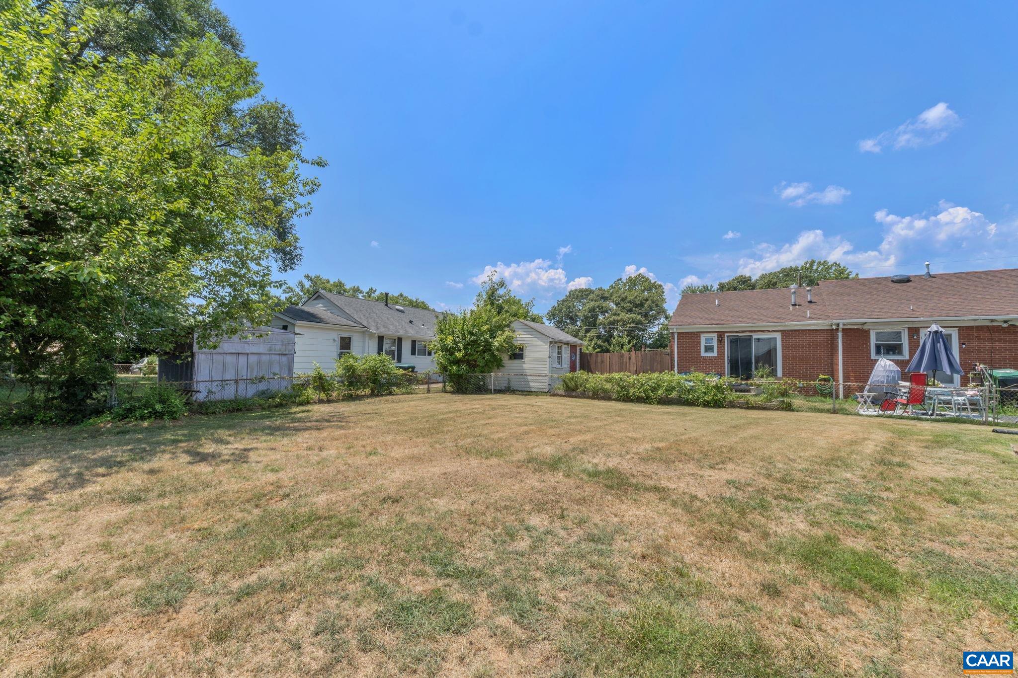 230 BROOKWOOD DR