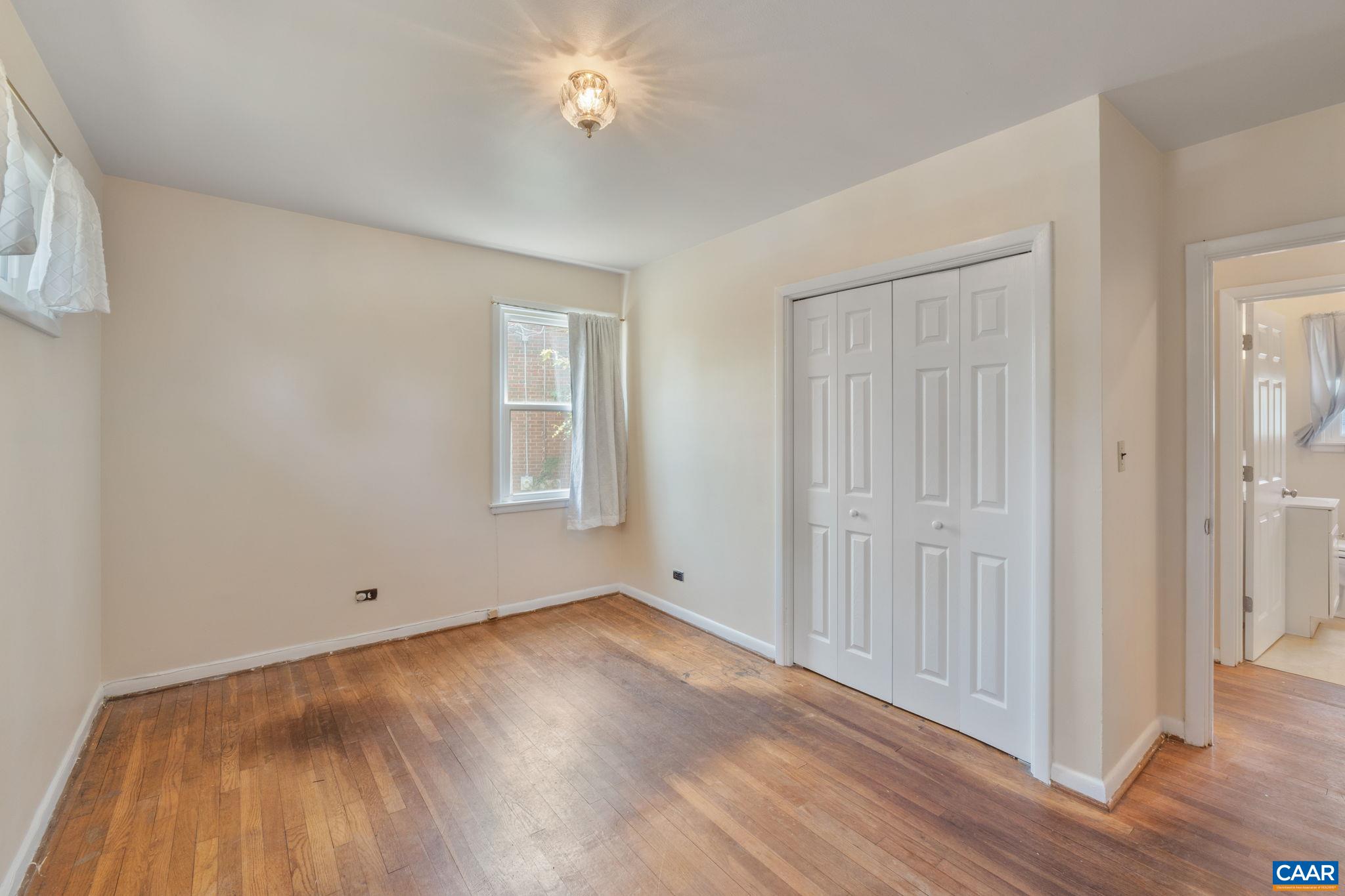 230 BROOKWOOD DR