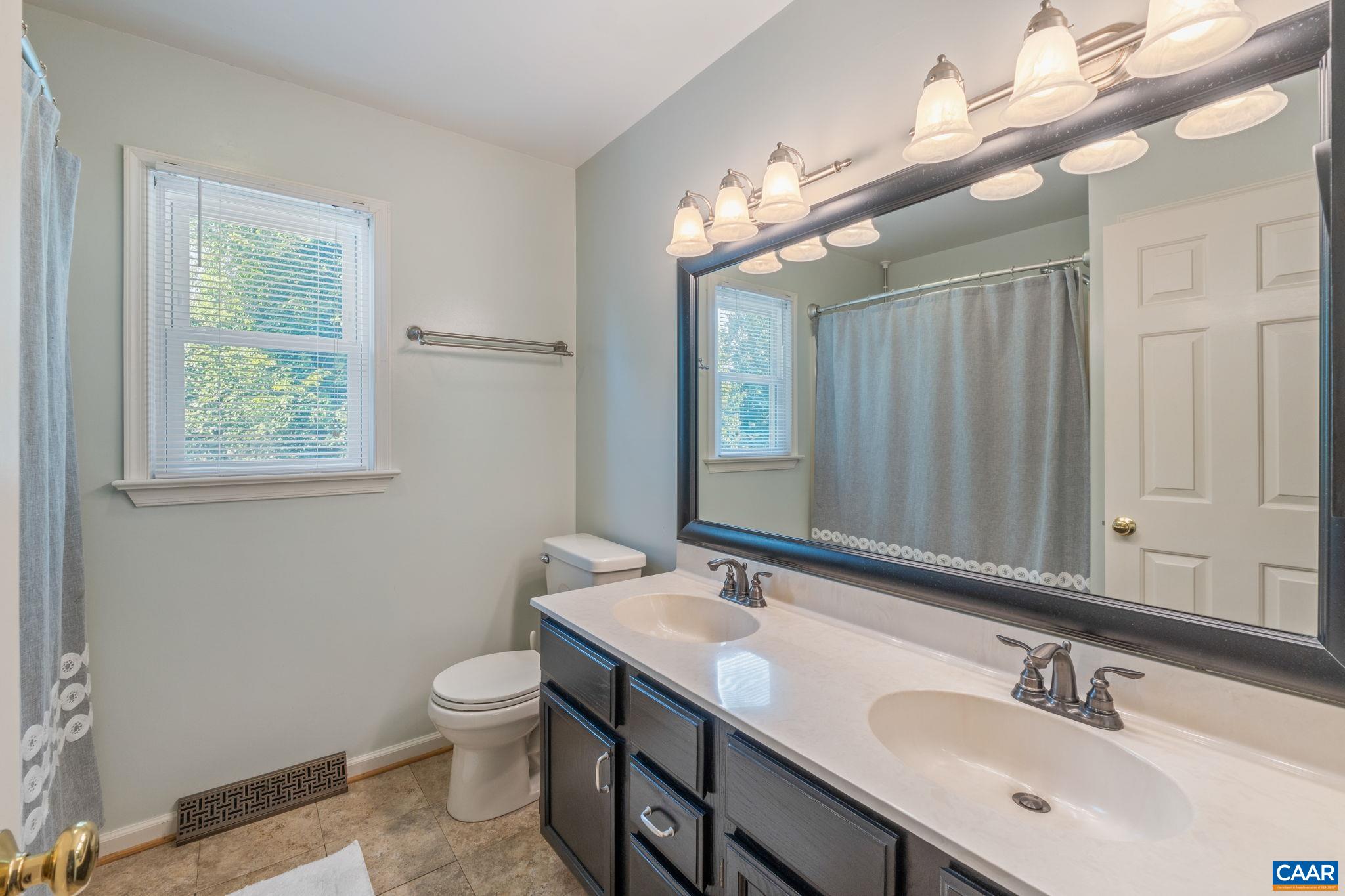 1113 RAINTREE DR