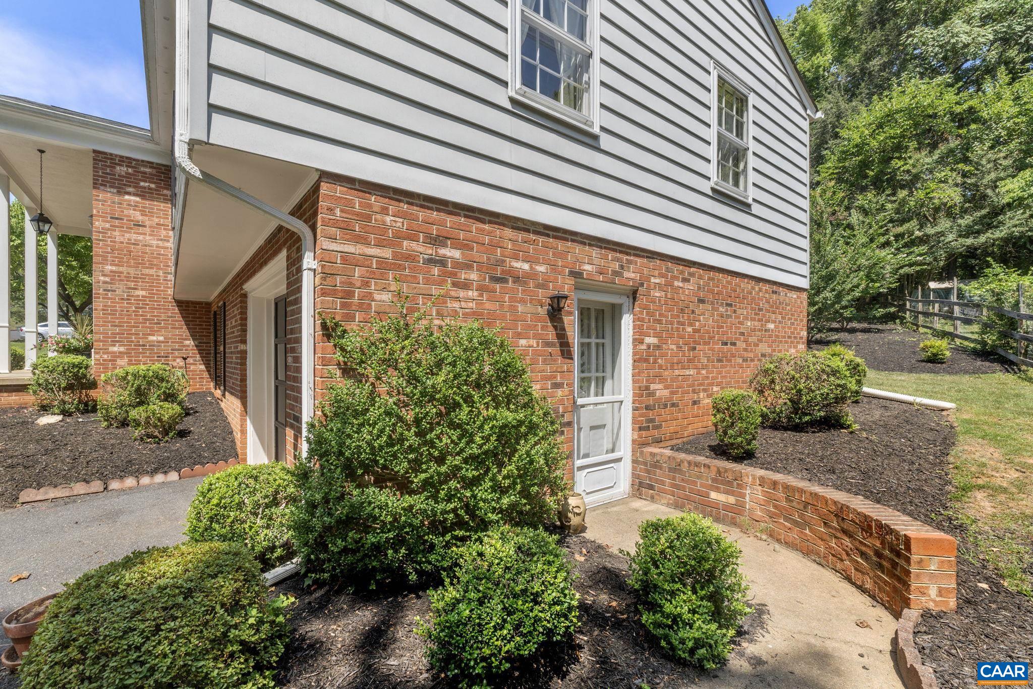 2913 IDLEWOOD DR