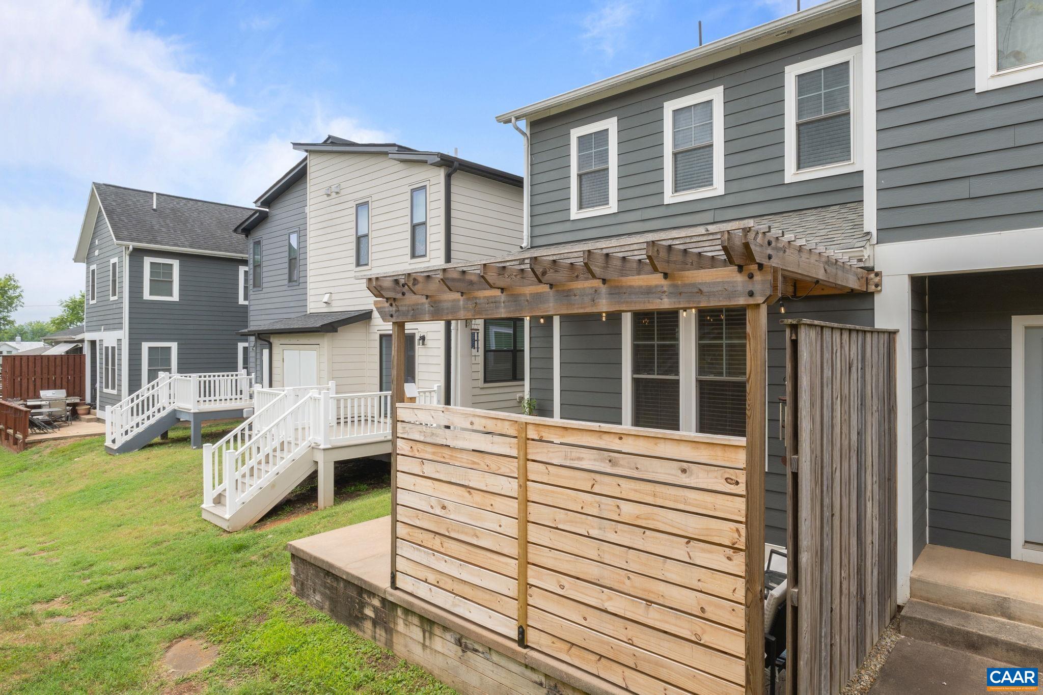 508 RIVES ST