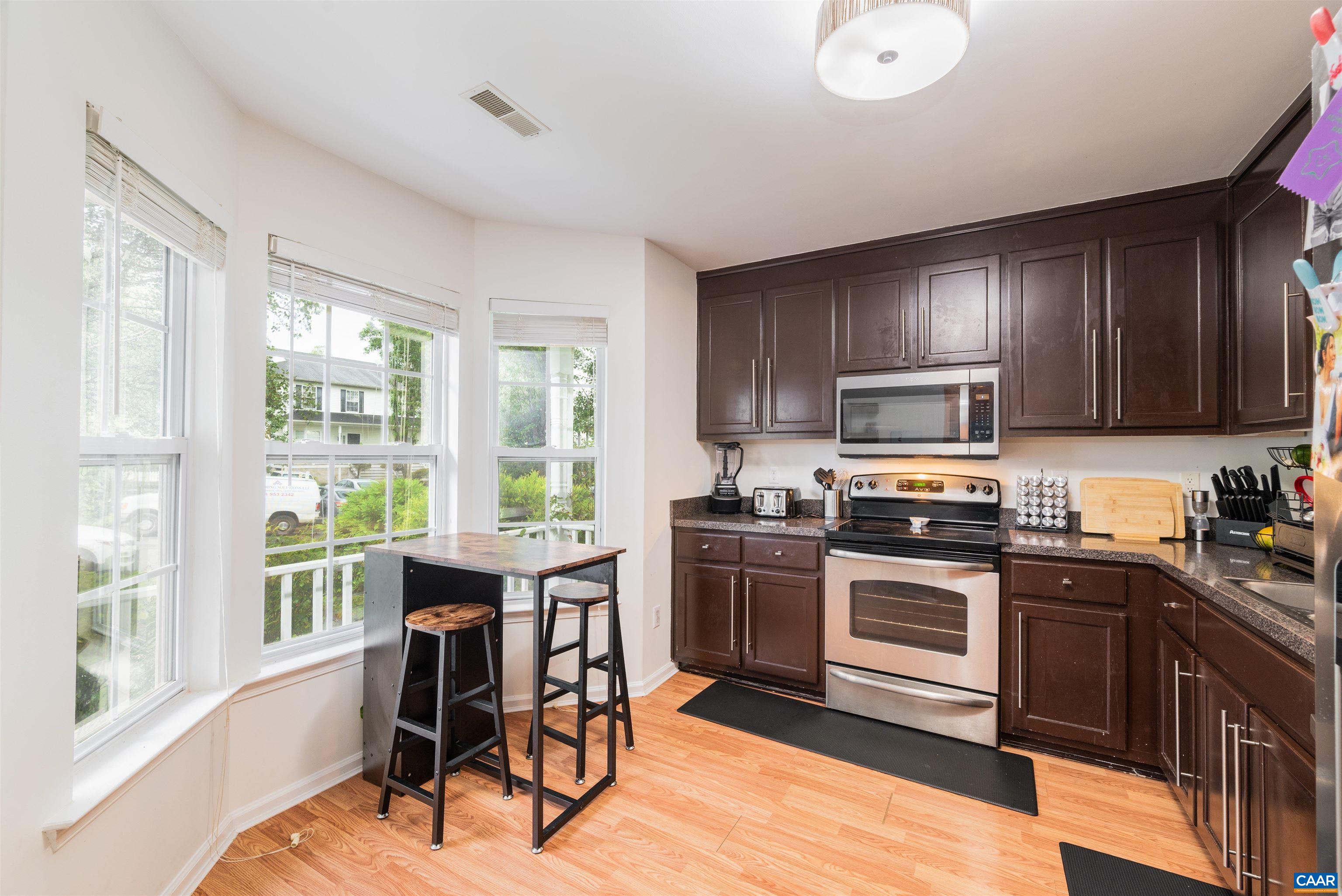 2225 HUMMINGBIRD LN