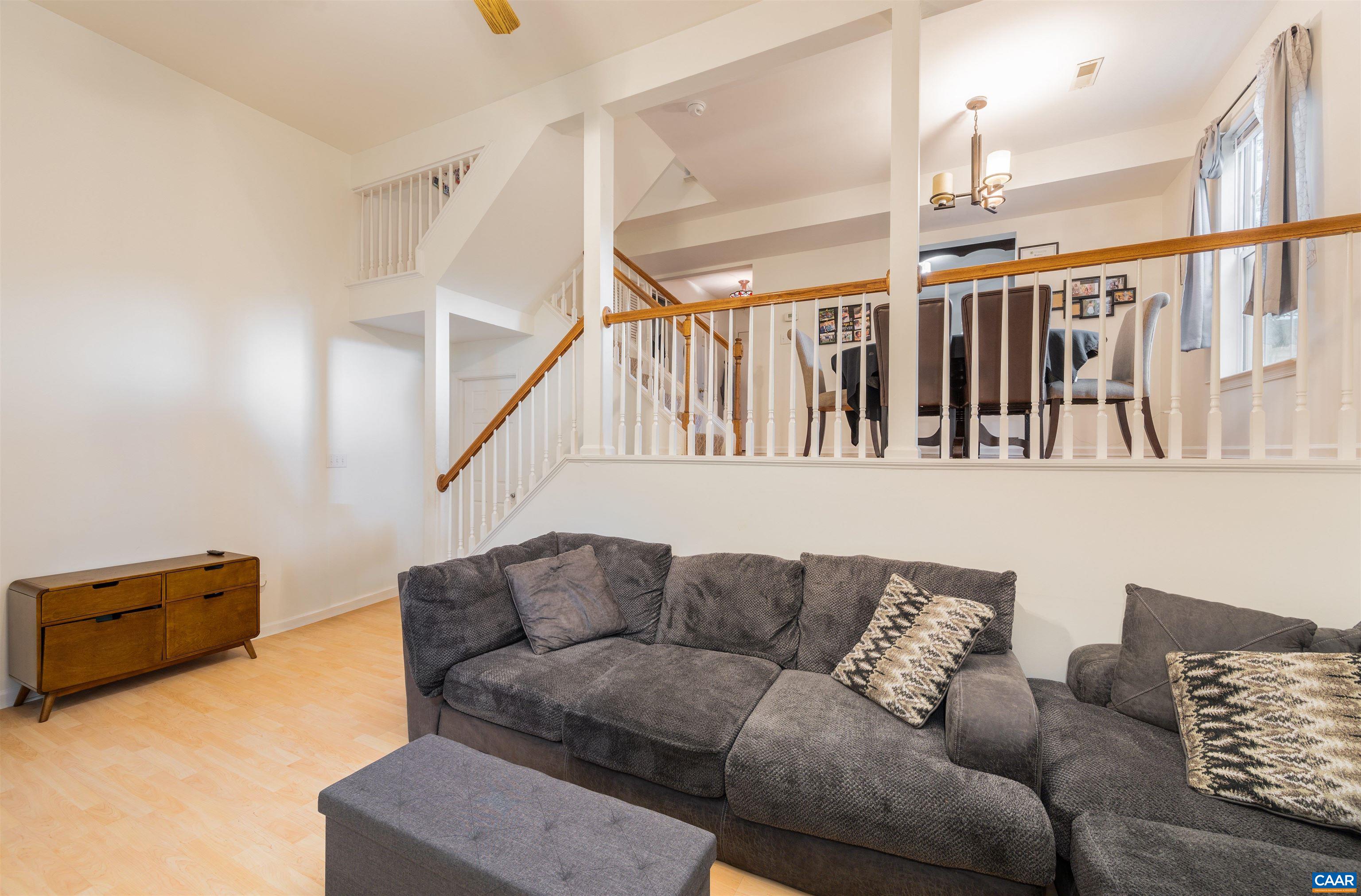 2225 HUMMINGBIRD LN