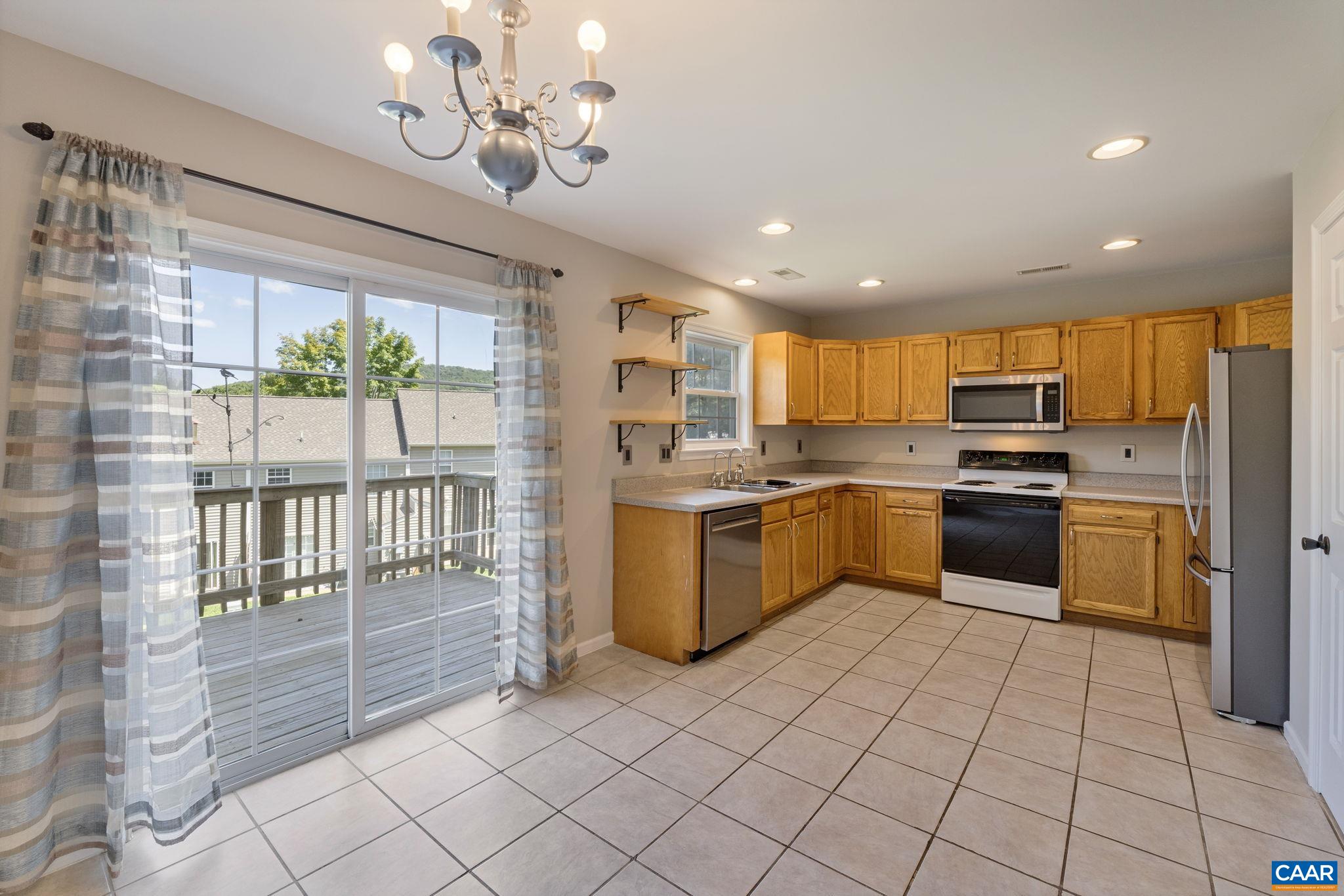 104 GREENWICH CT