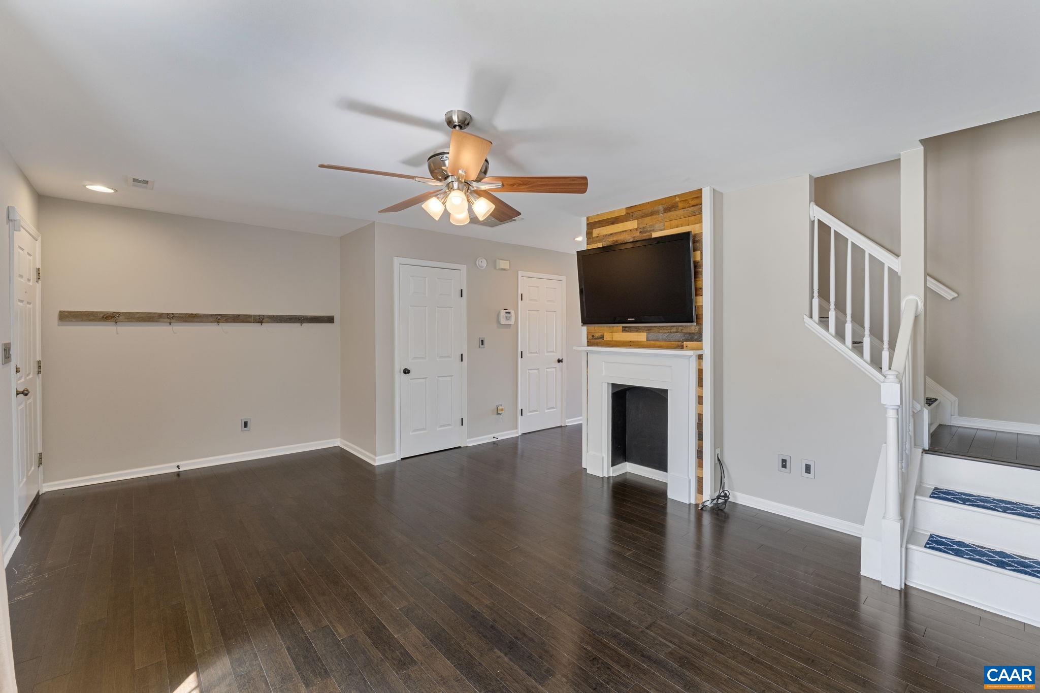 104 GREENWICH CT
