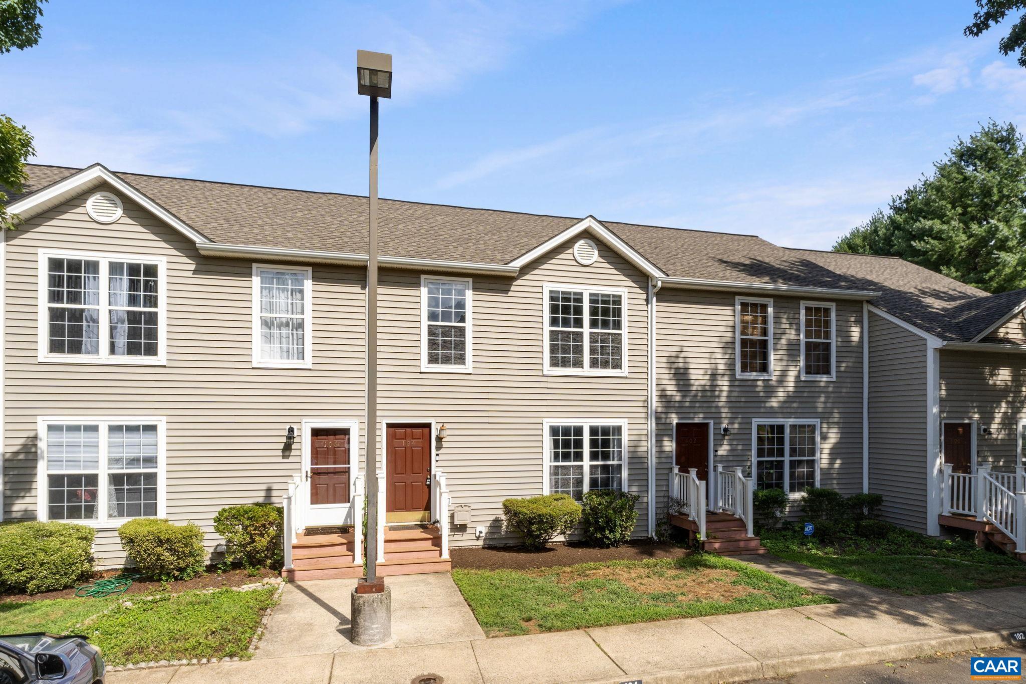 104 GREENWICH CT