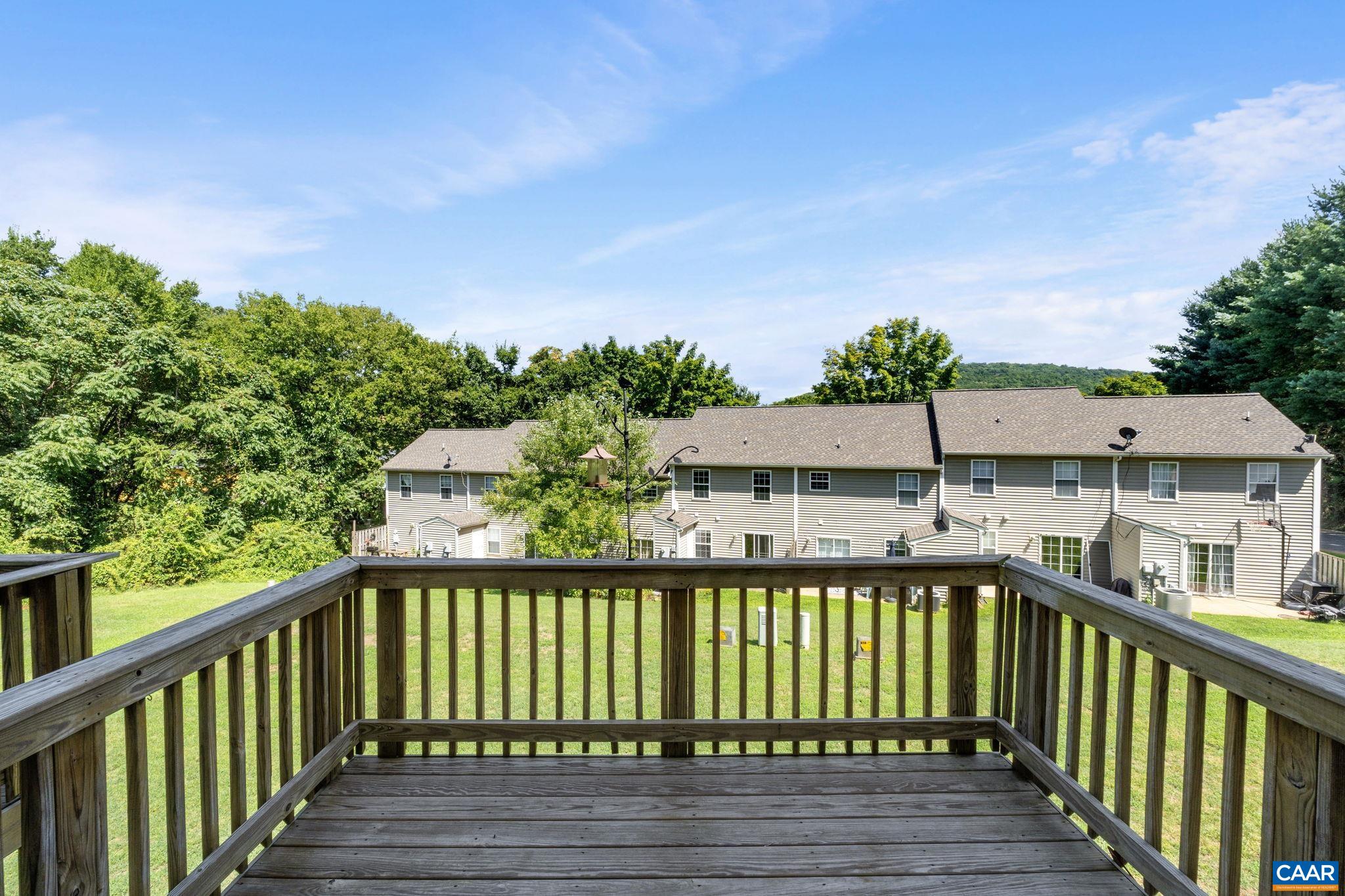 104 GREENWICH CT