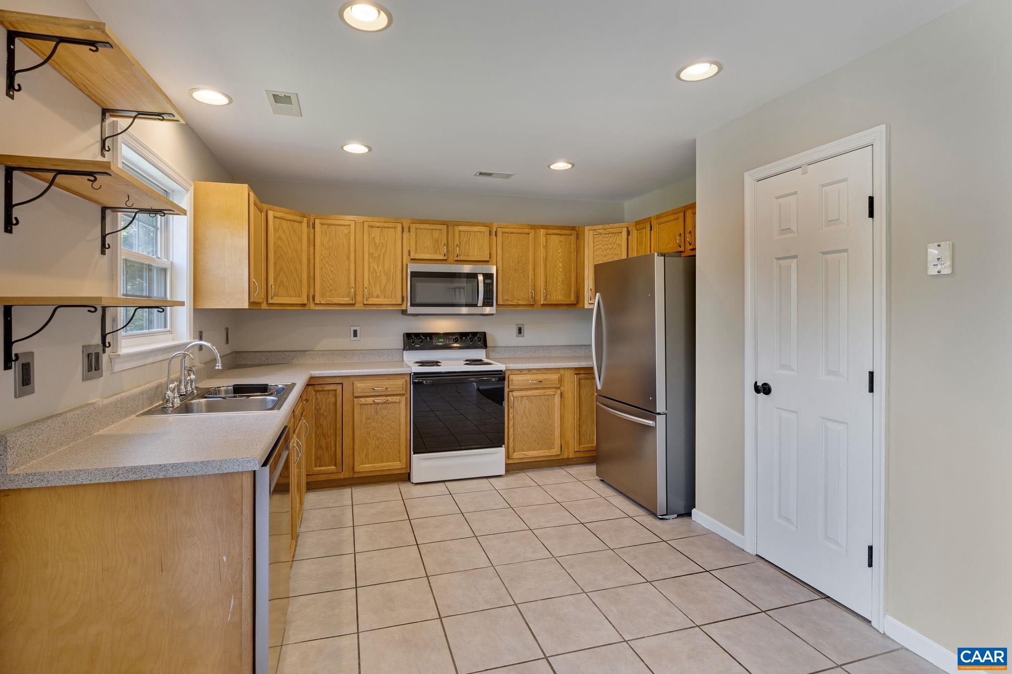 104 GREENWICH CT