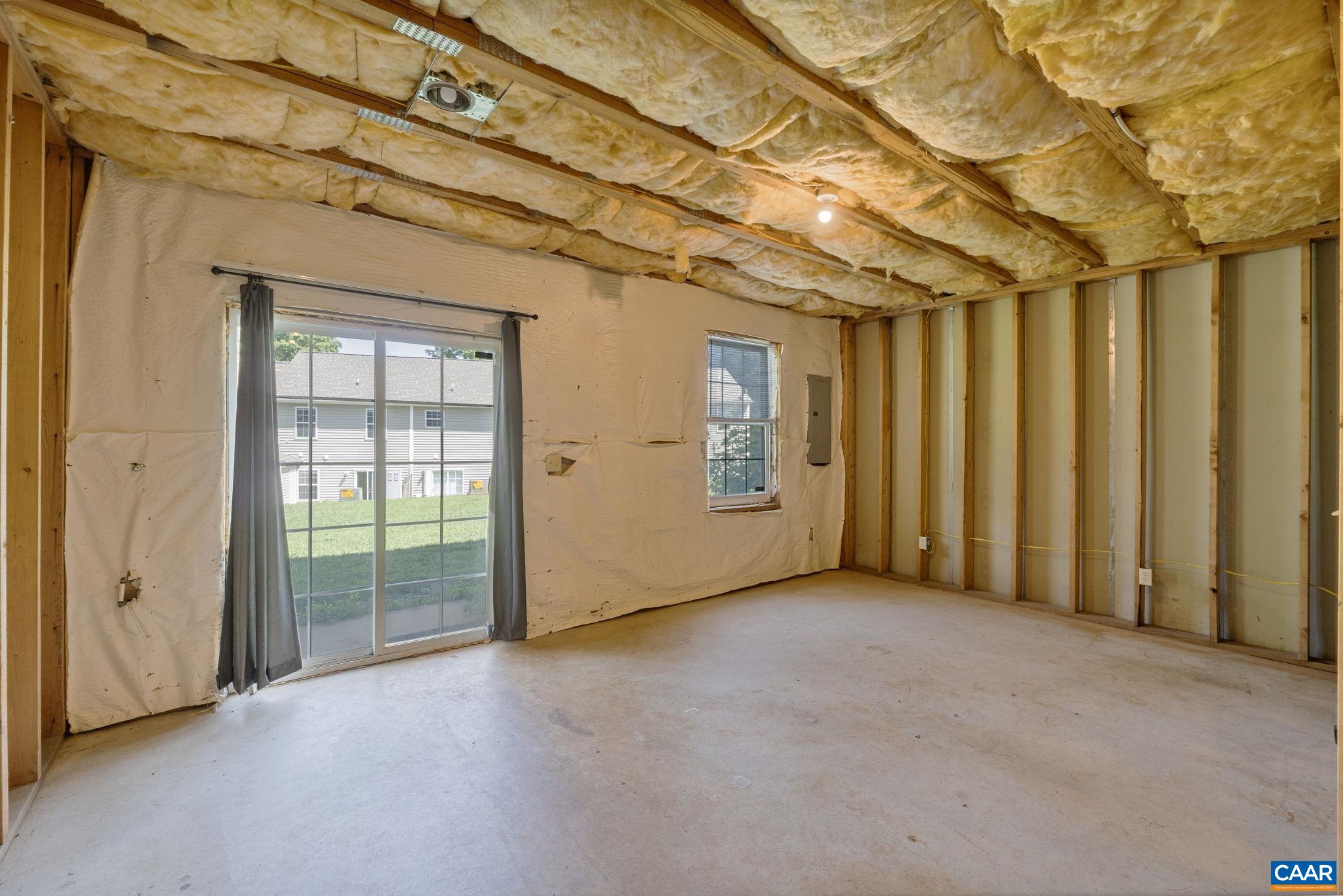 104 GREENWICH CT