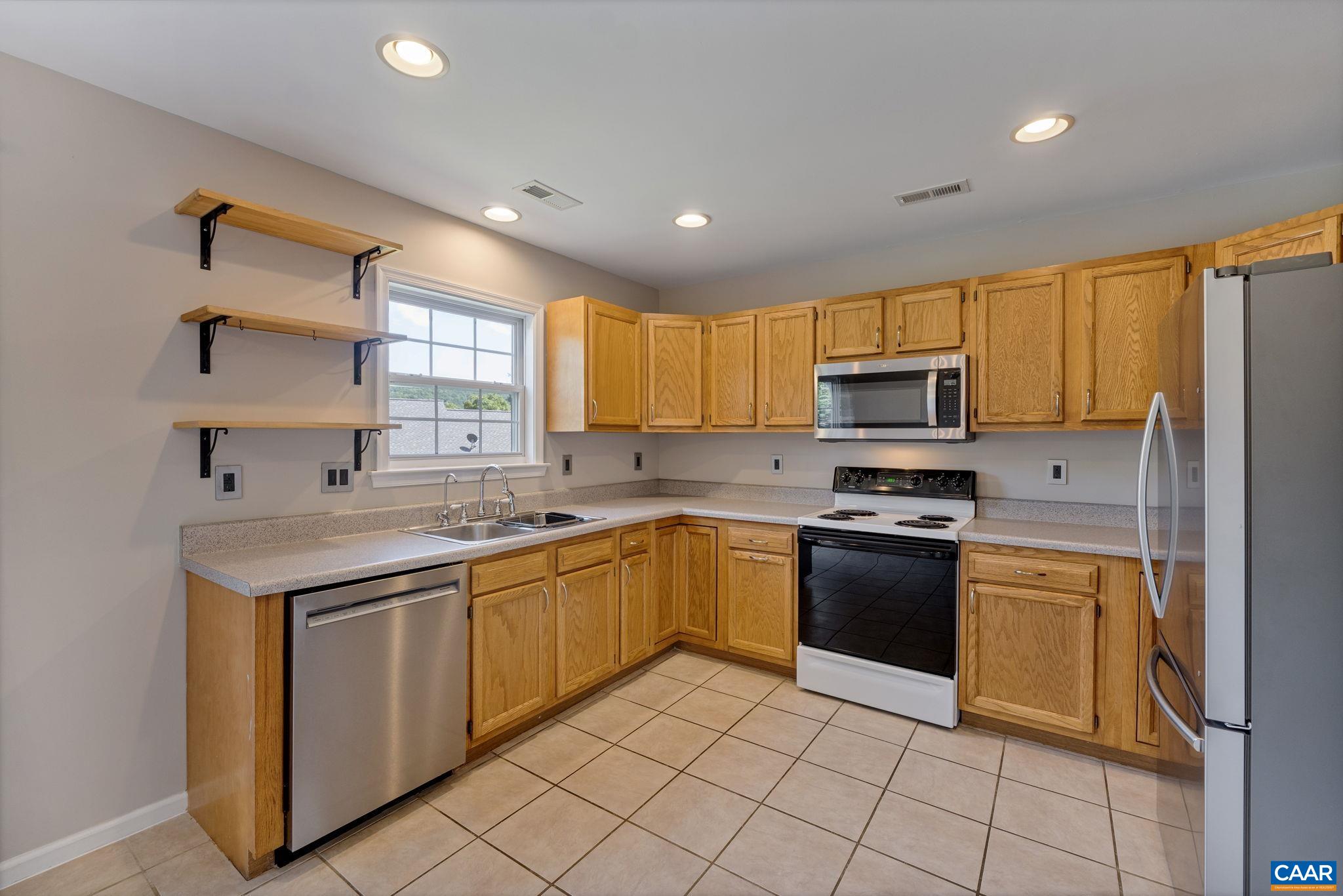 104 GREENWICH CT