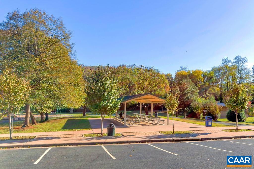 104 GREENWICH CT