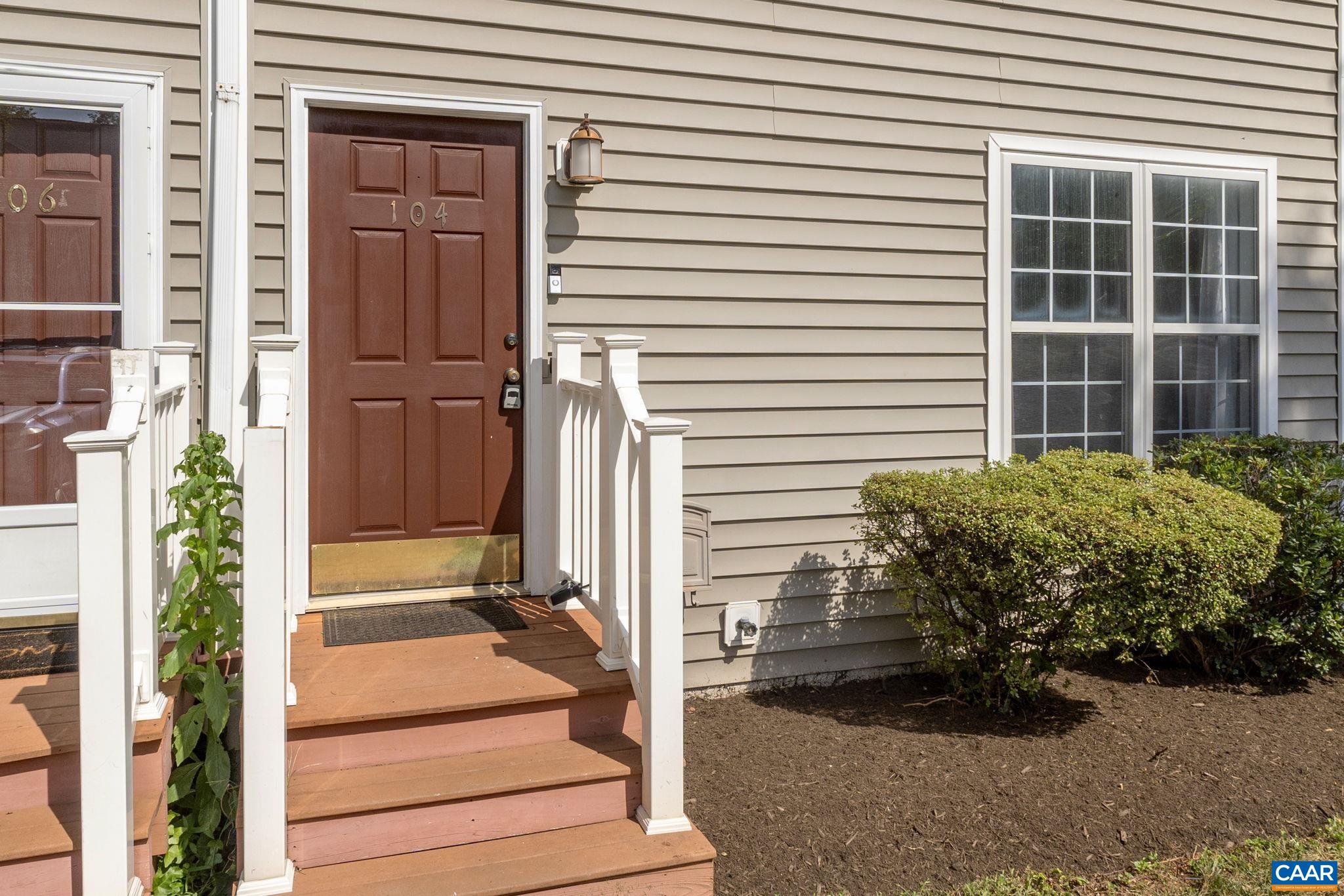 104 GREENWICH CT