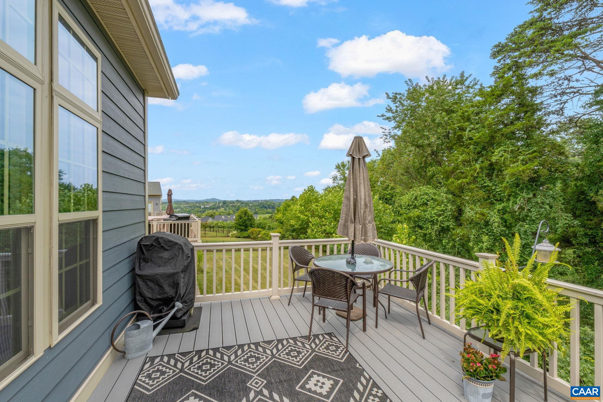 1389 DELPHI LN