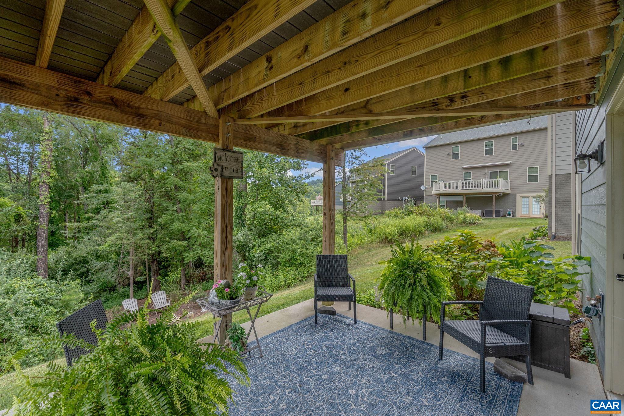 1389 DELPHI LN