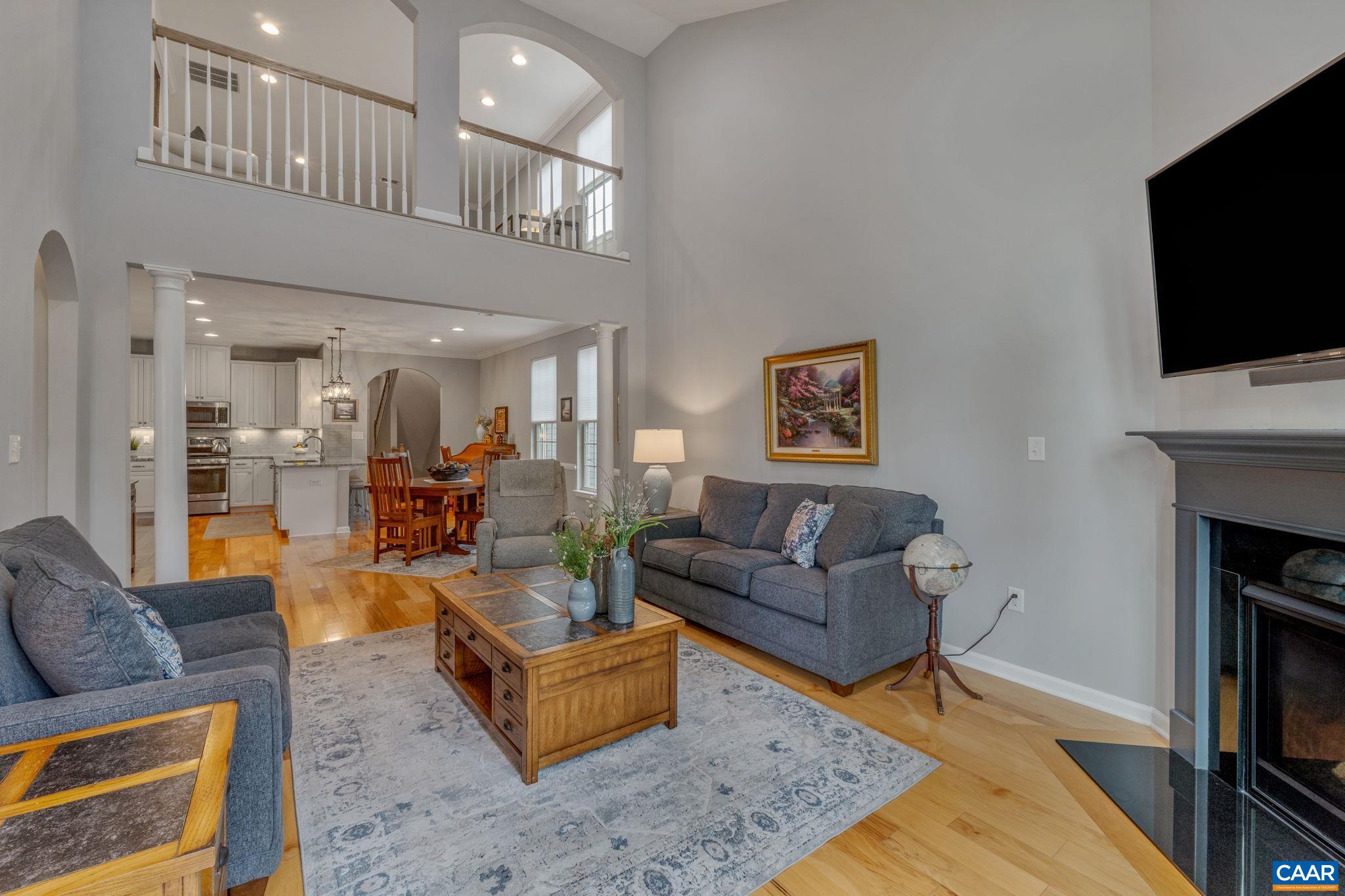 1389 DELPHI LN