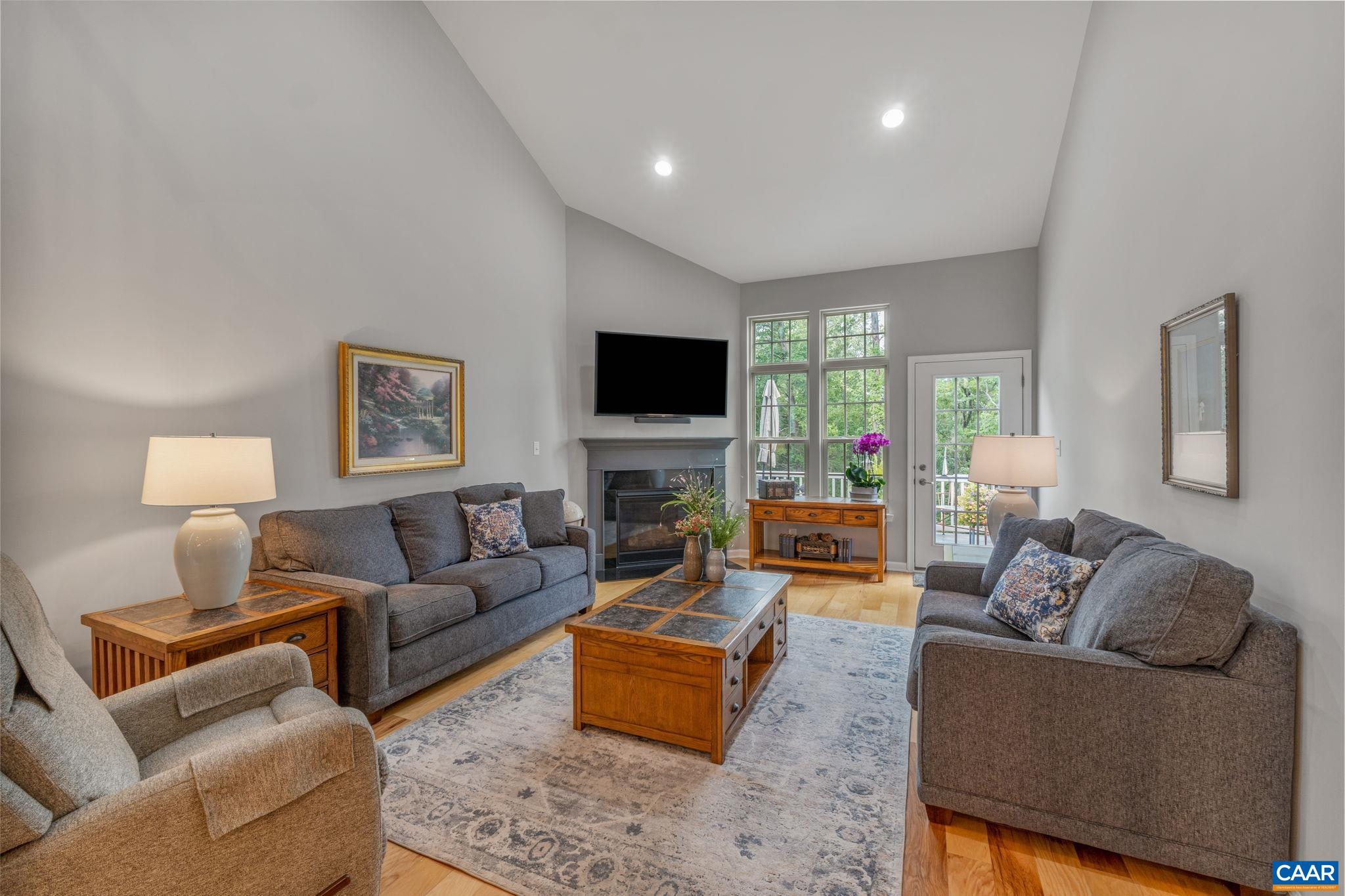 1389 DELPHI LN