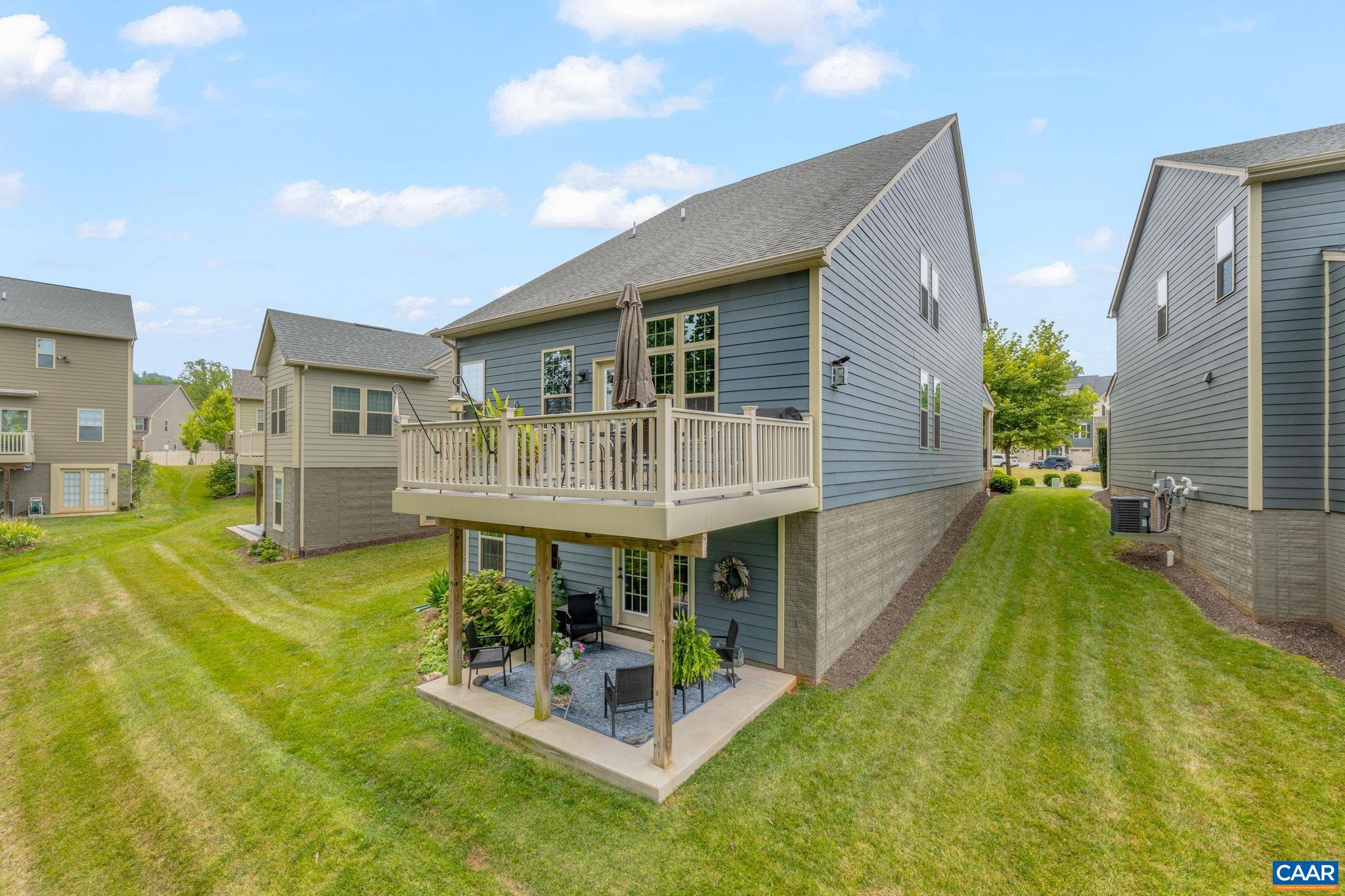 1389 DELPHI LN