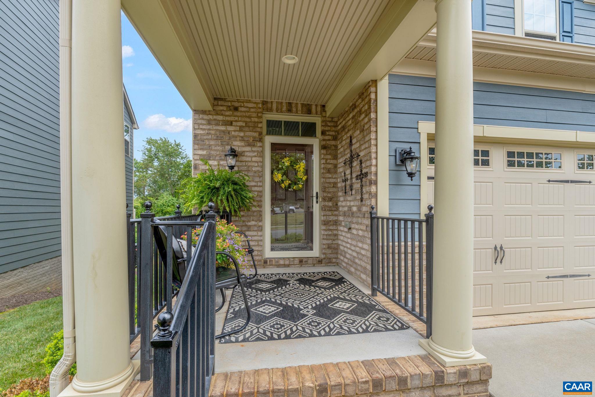 1389 DELPHI LN