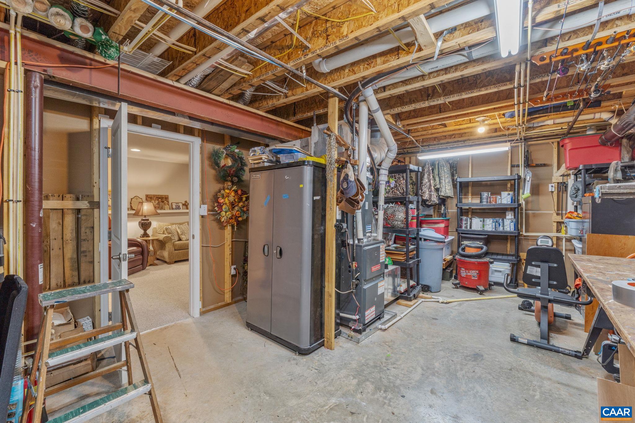 1389 DELPHI LN