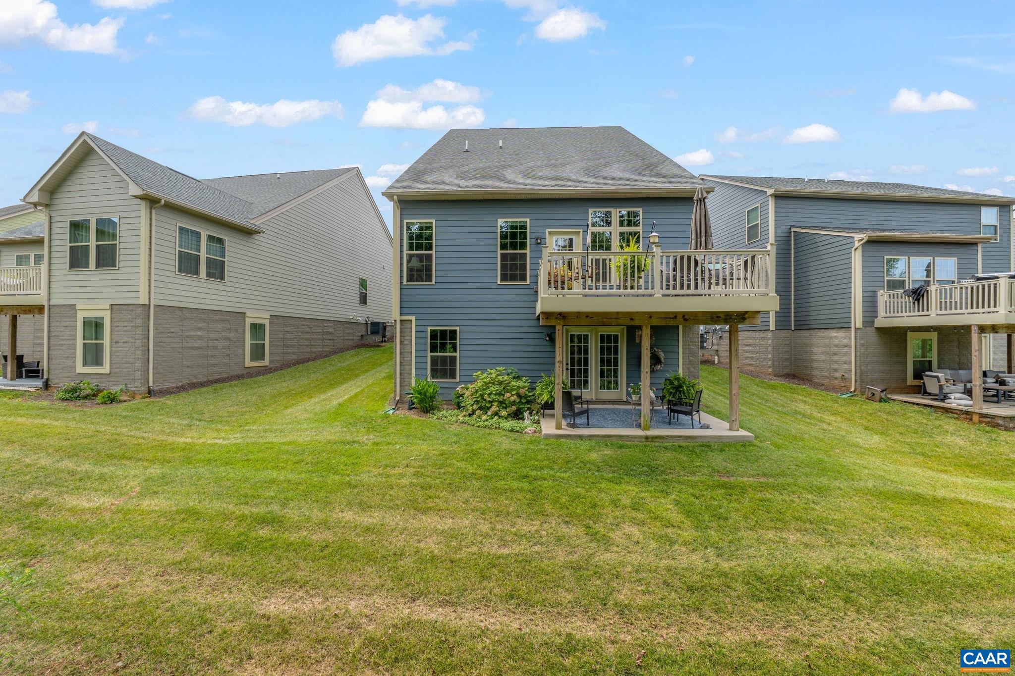 1389 DELPHI LN