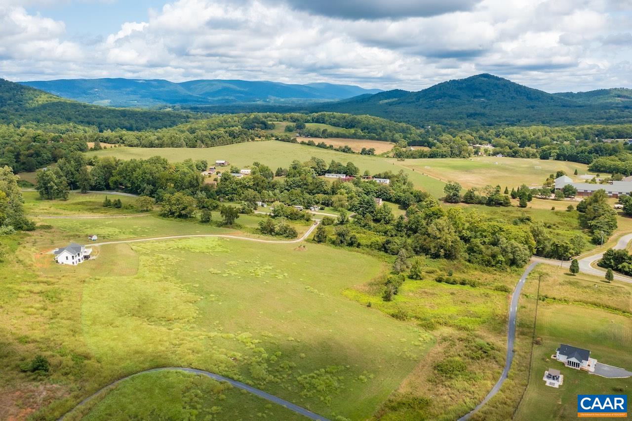 CHAPEL HOLLOW RD Unit: Lot B