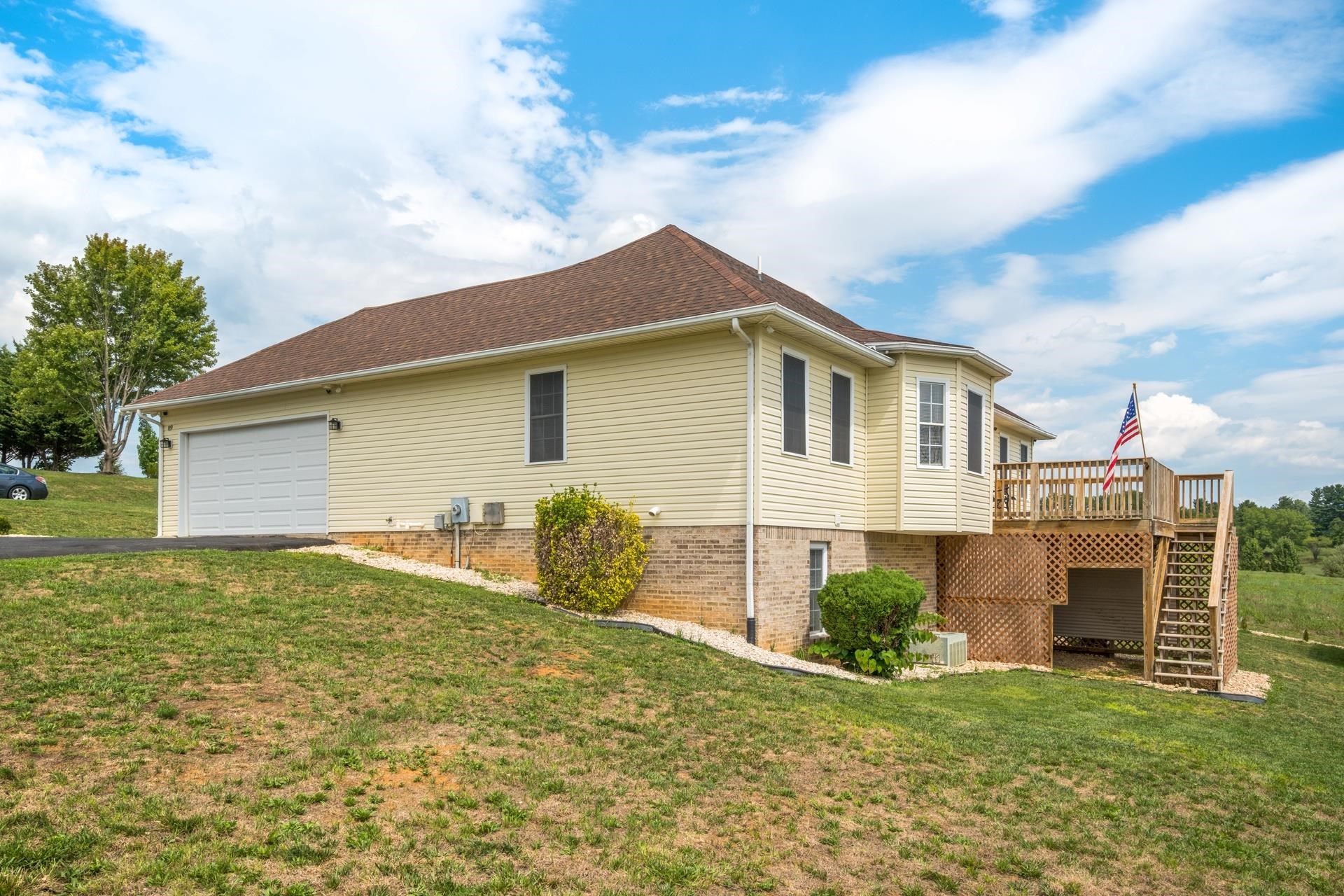 89 BRIDGEPORT DR