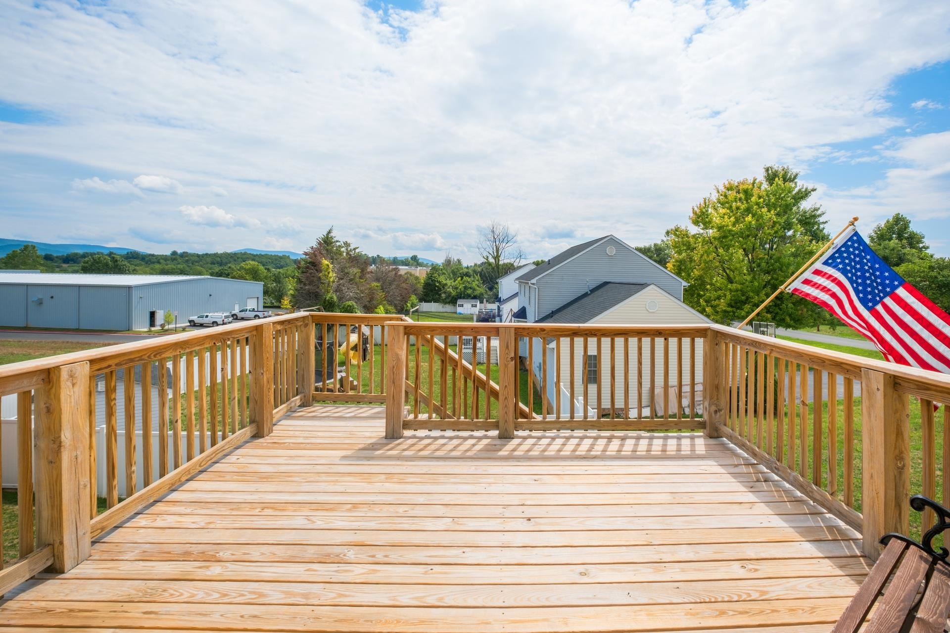 89 BRIDGEPORT DR