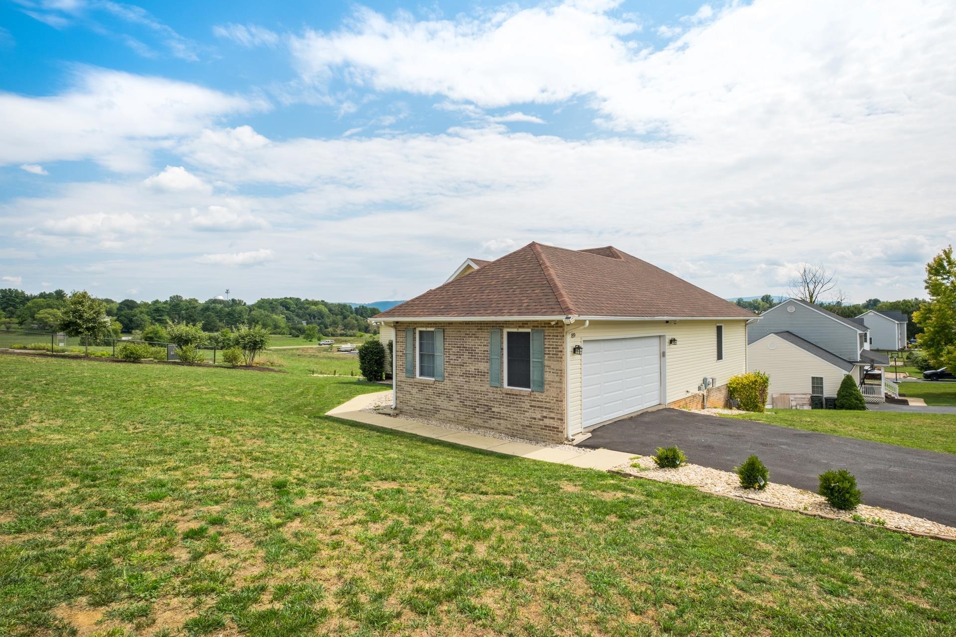 89 BRIDGEPORT DR