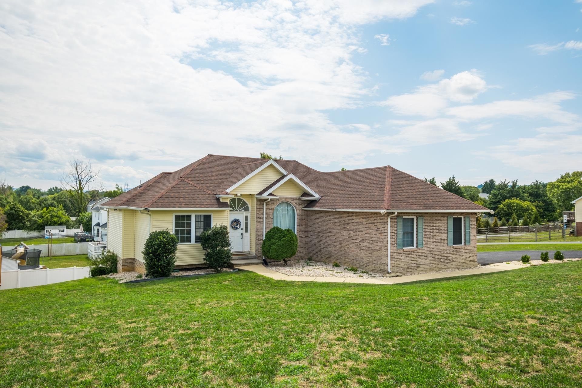 89 BRIDGEPORT DR