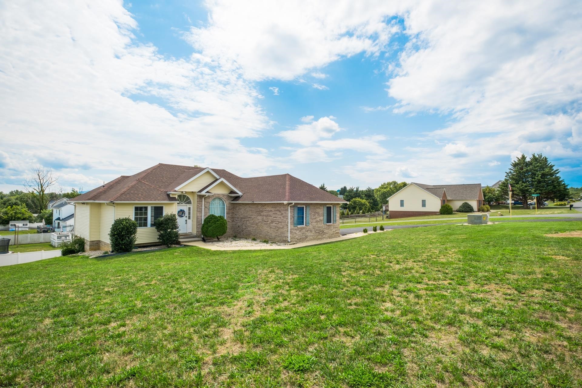89 BRIDGEPORT DR