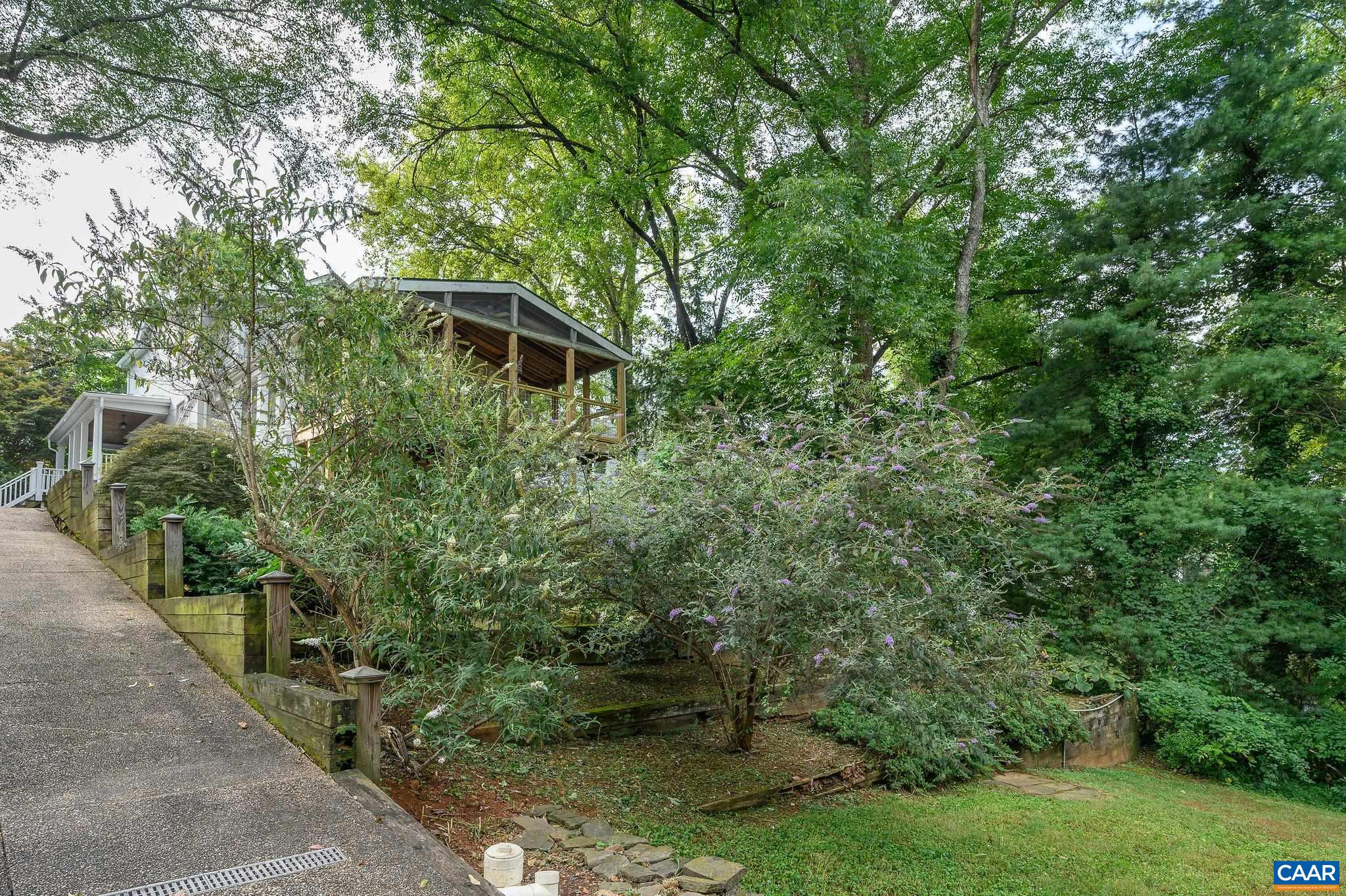 731 LOCUST AVE