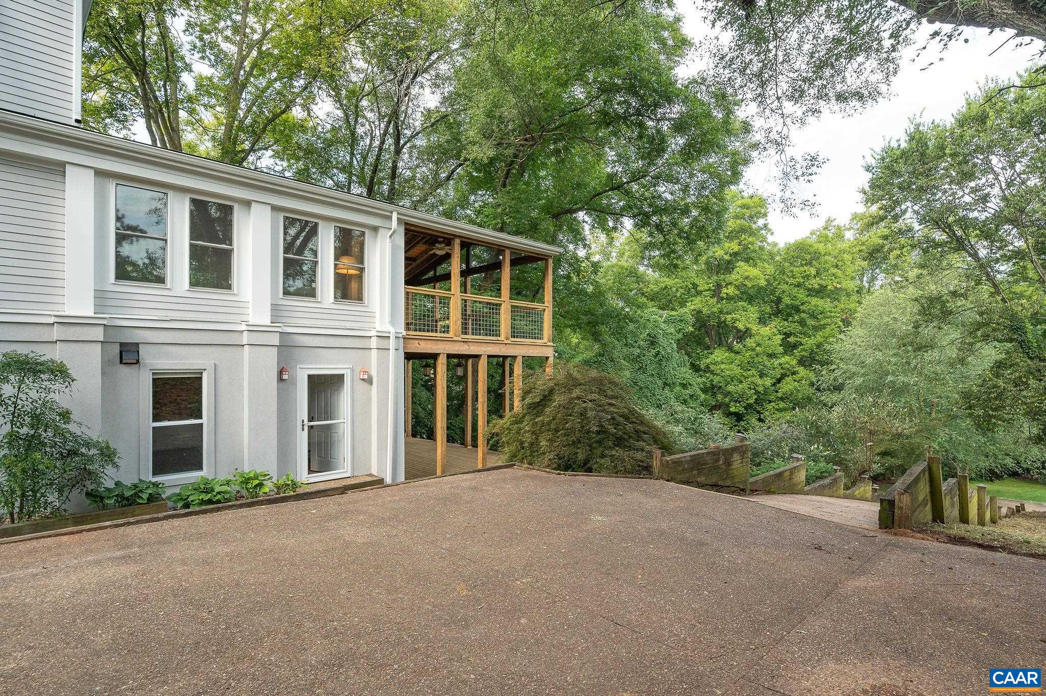 731 LOCUST AVE