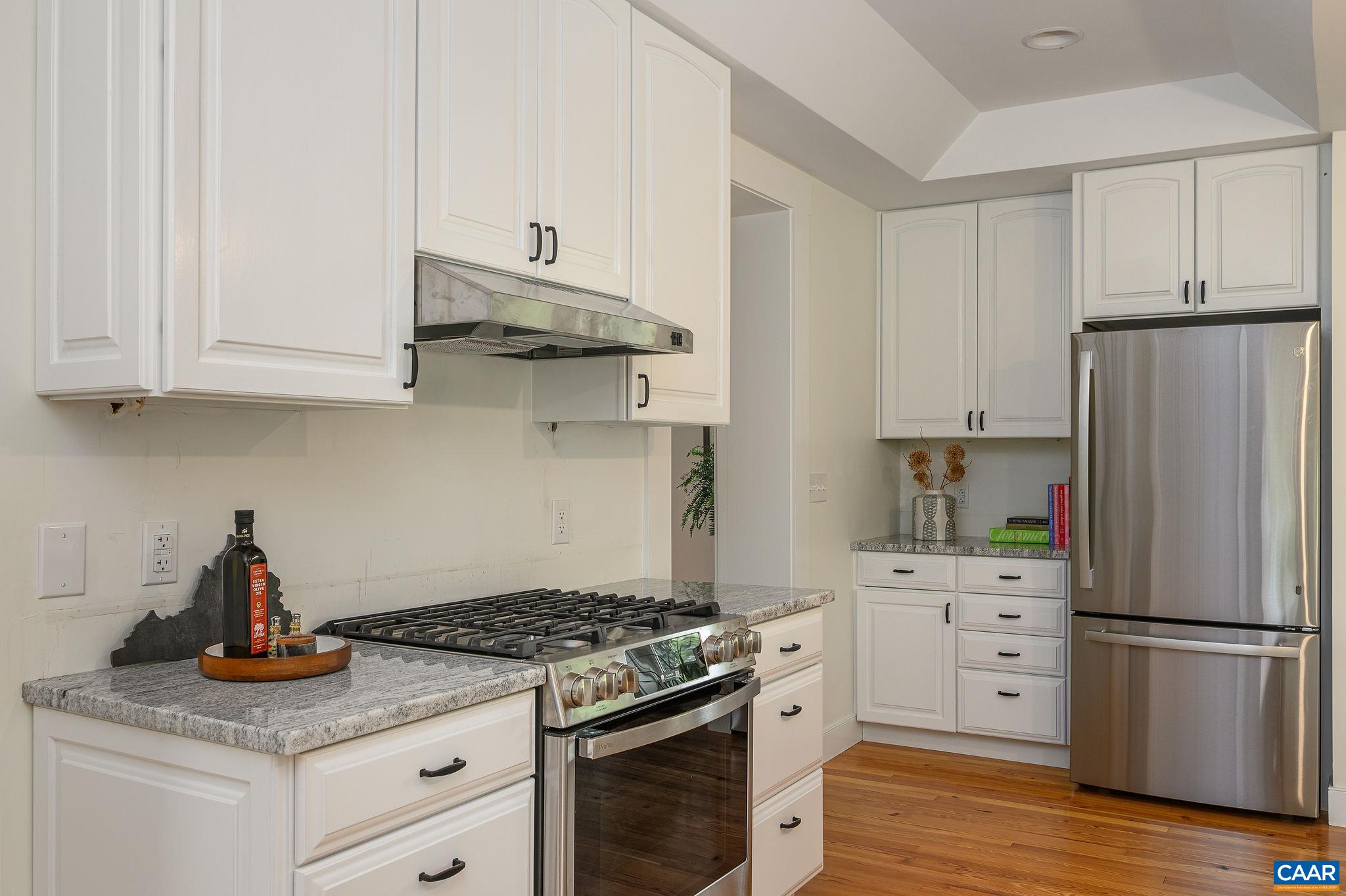 731 LOCUST AVE