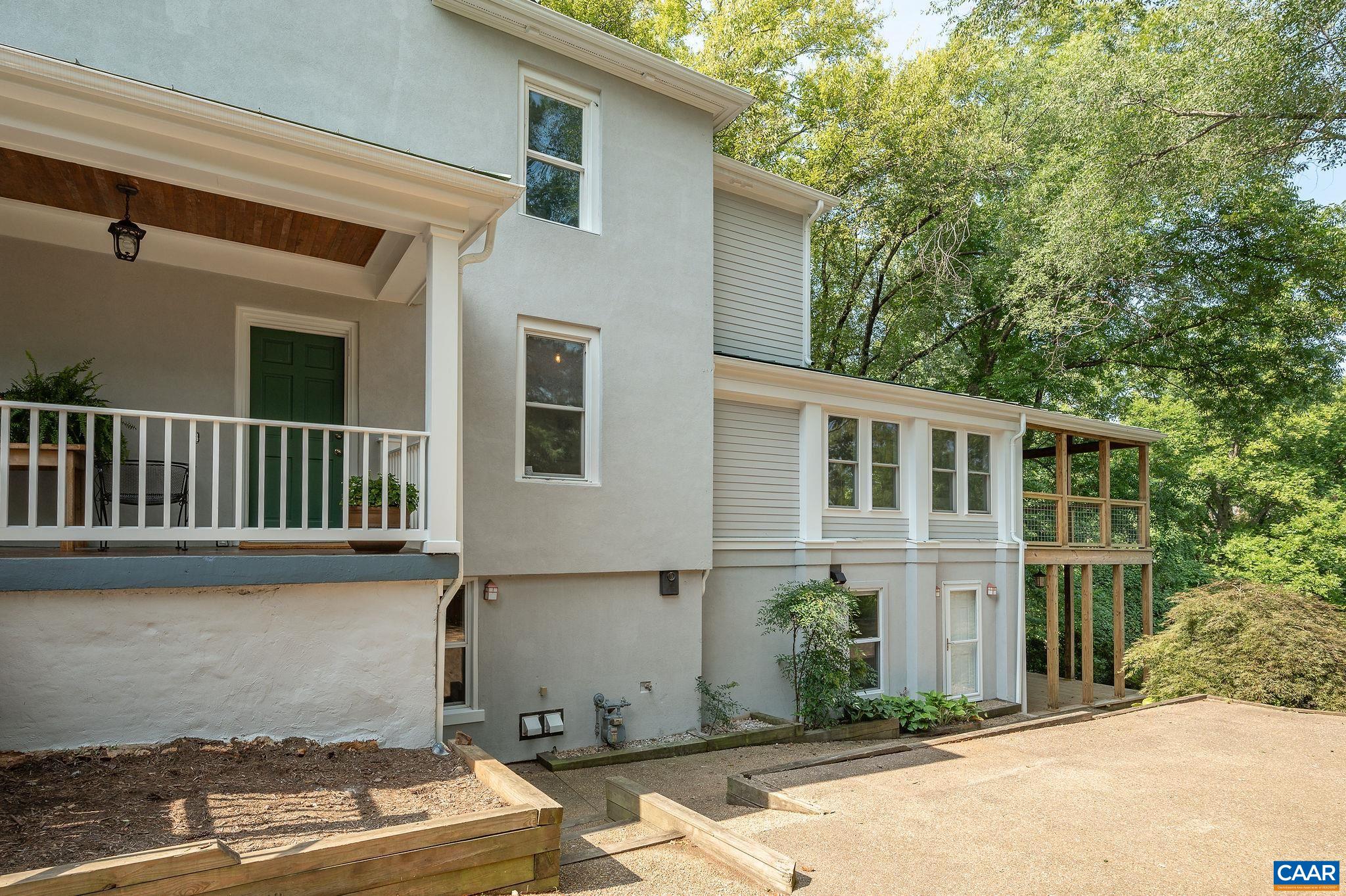 731 LOCUST AVE