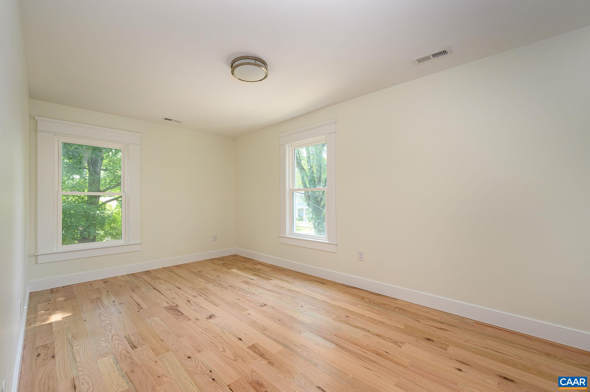 731 LOCUST AVE