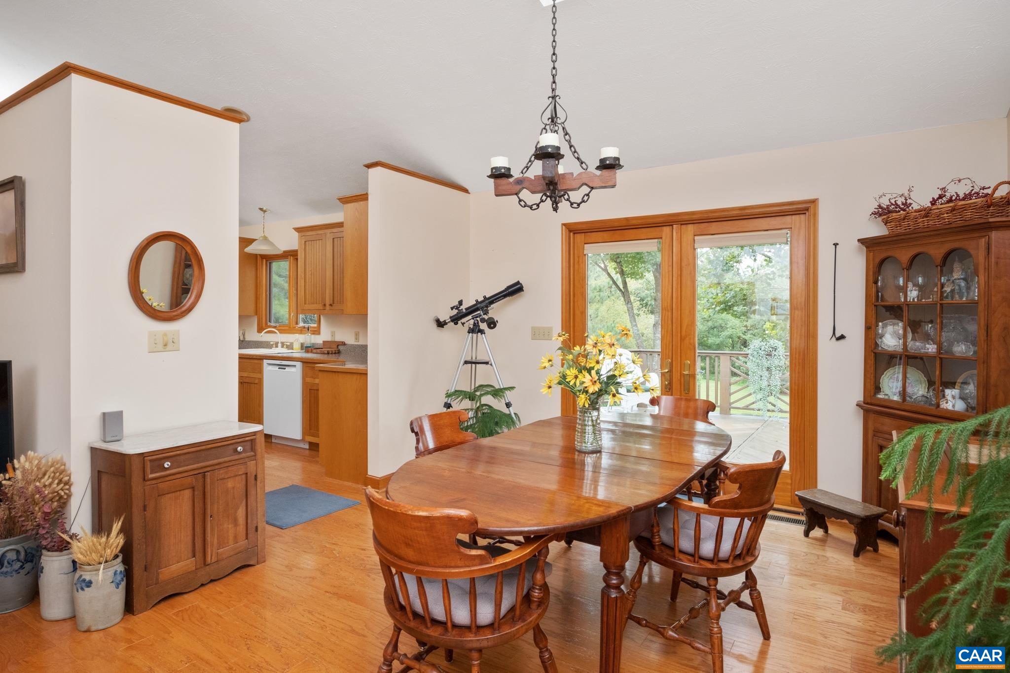 293 CRAWFORDS VIEW RD