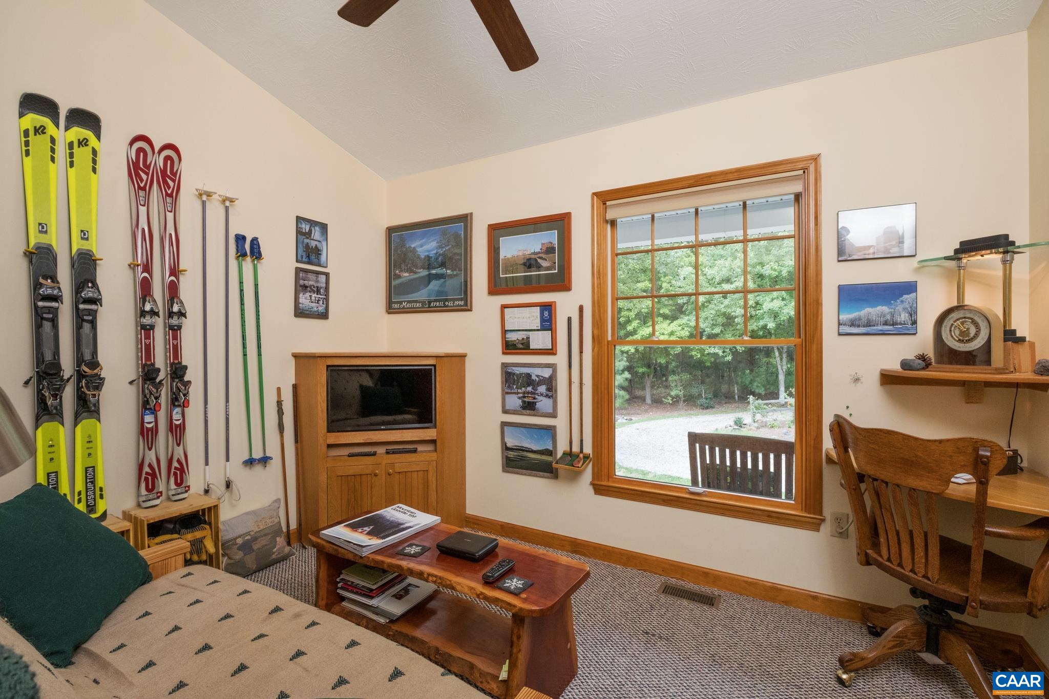 293 CRAWFORDS VIEW RD