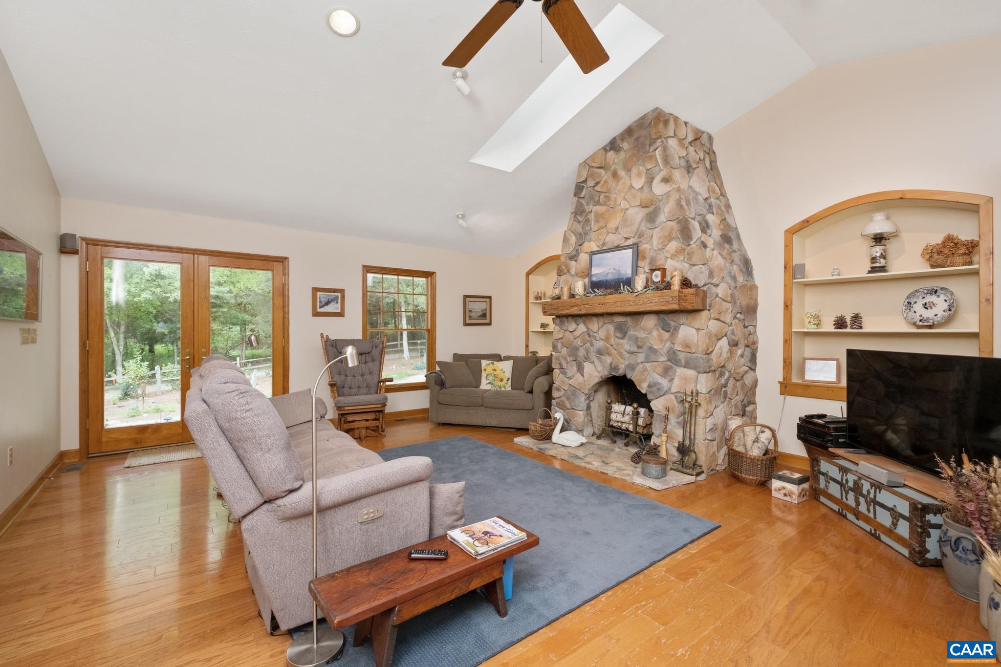 293 CRAWFORDS VIEW RD