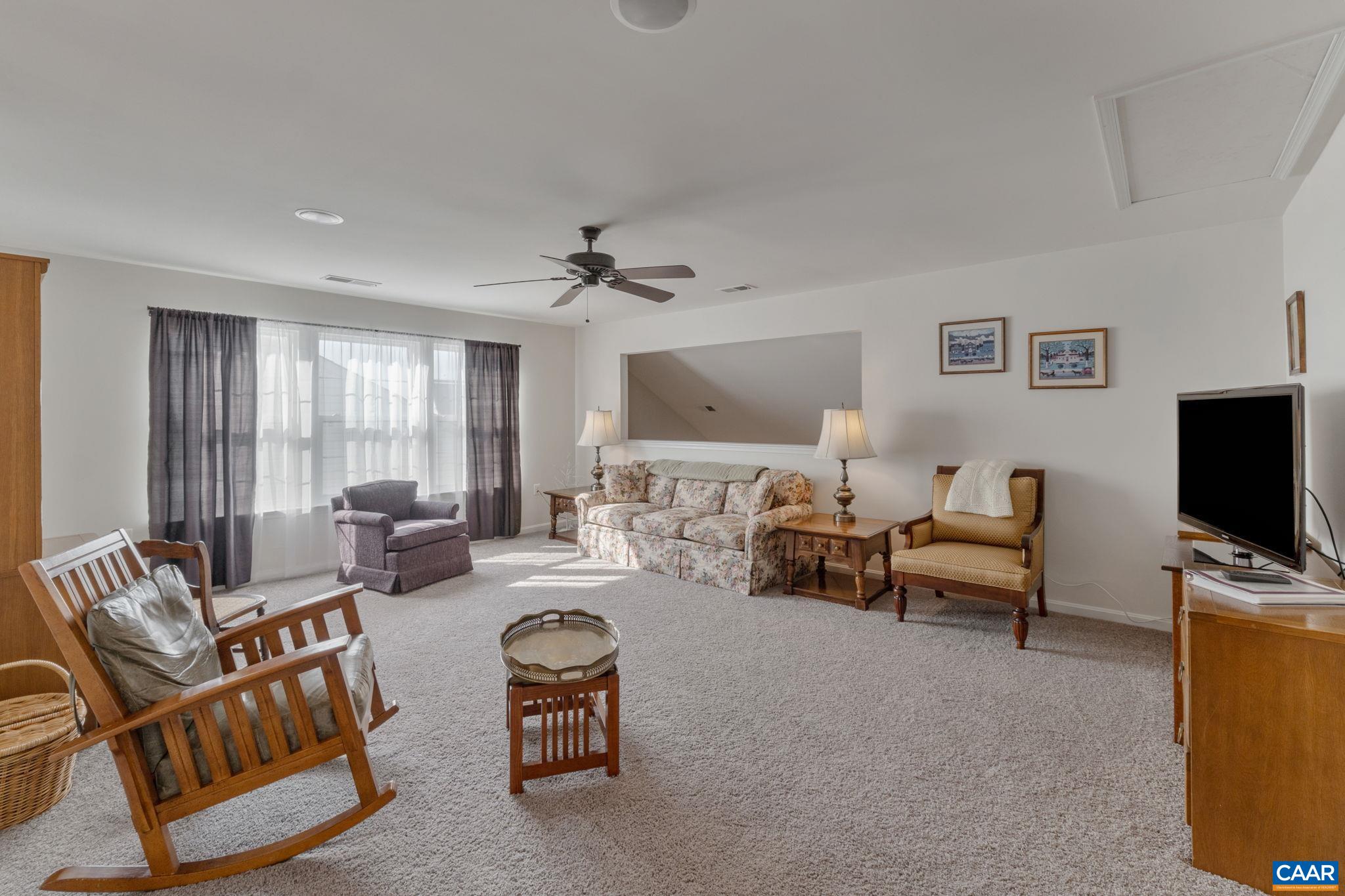 222 JOHN RUCKER DR