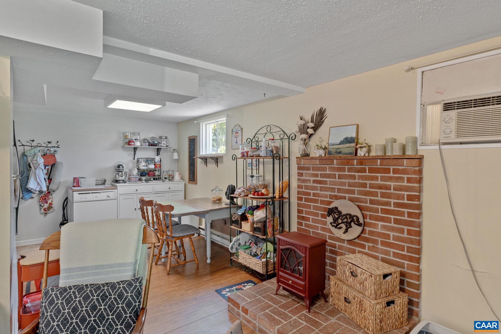 113 A/B S PIEDMONT AVE