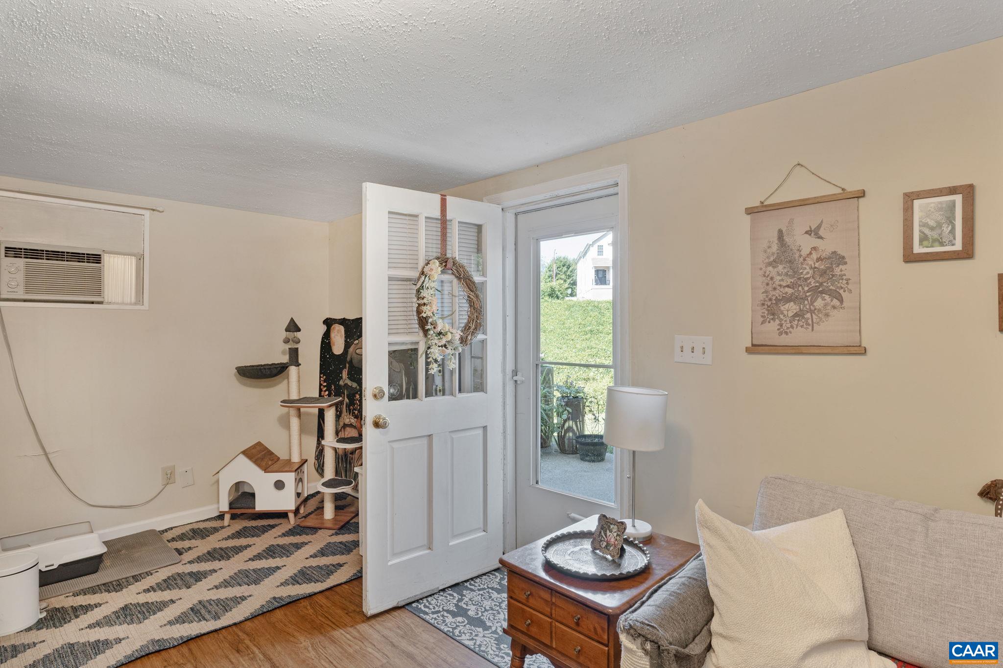 113 A/B S PIEDMONT AVE